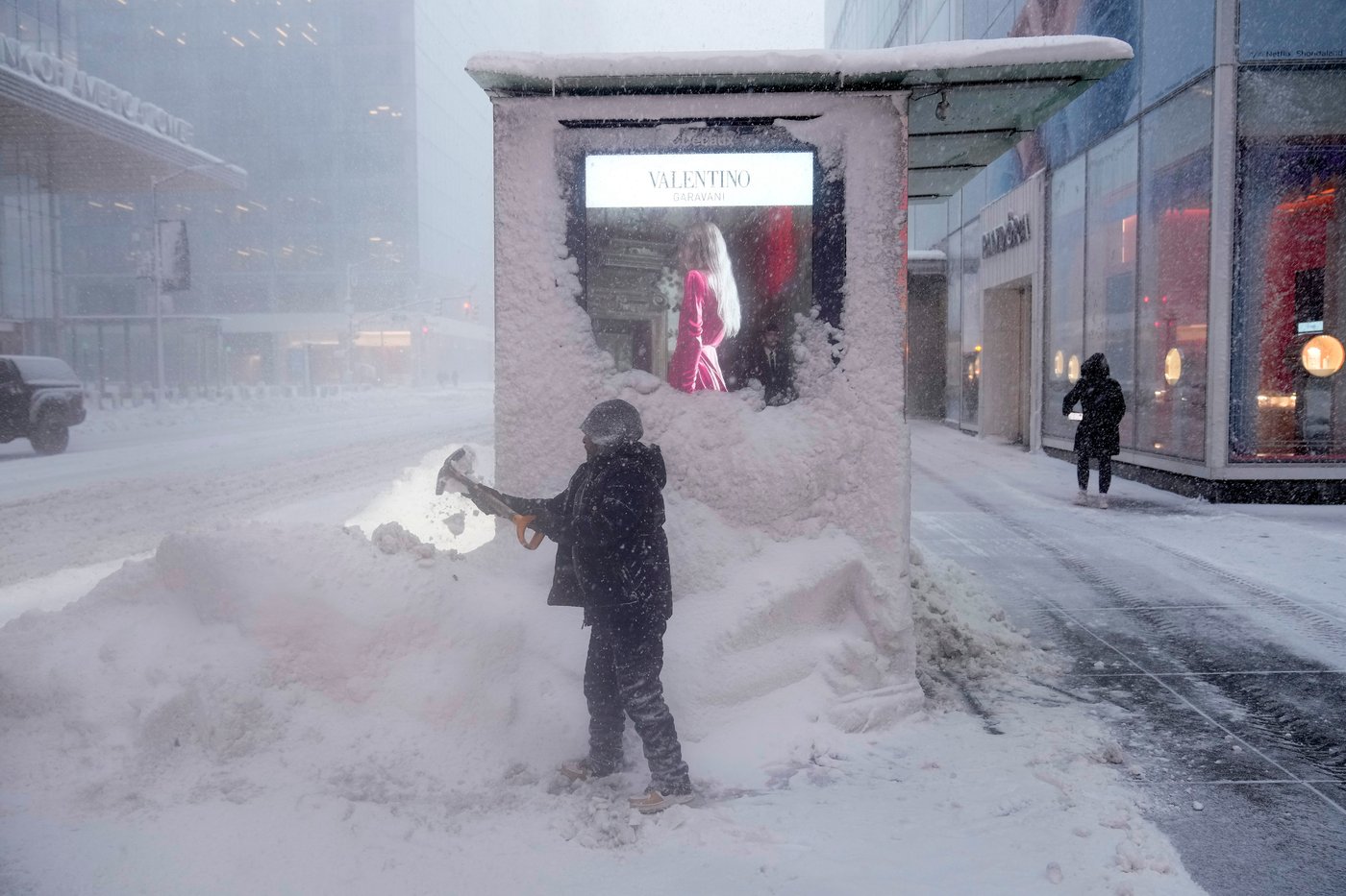 Photos of a massive snowstorm pummeling northeast US | iNFOnews.ca