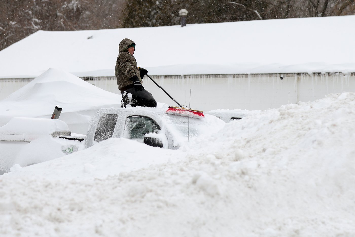 Photos of a massive snowstorm pummeling northeast US | iNFOnews.ca