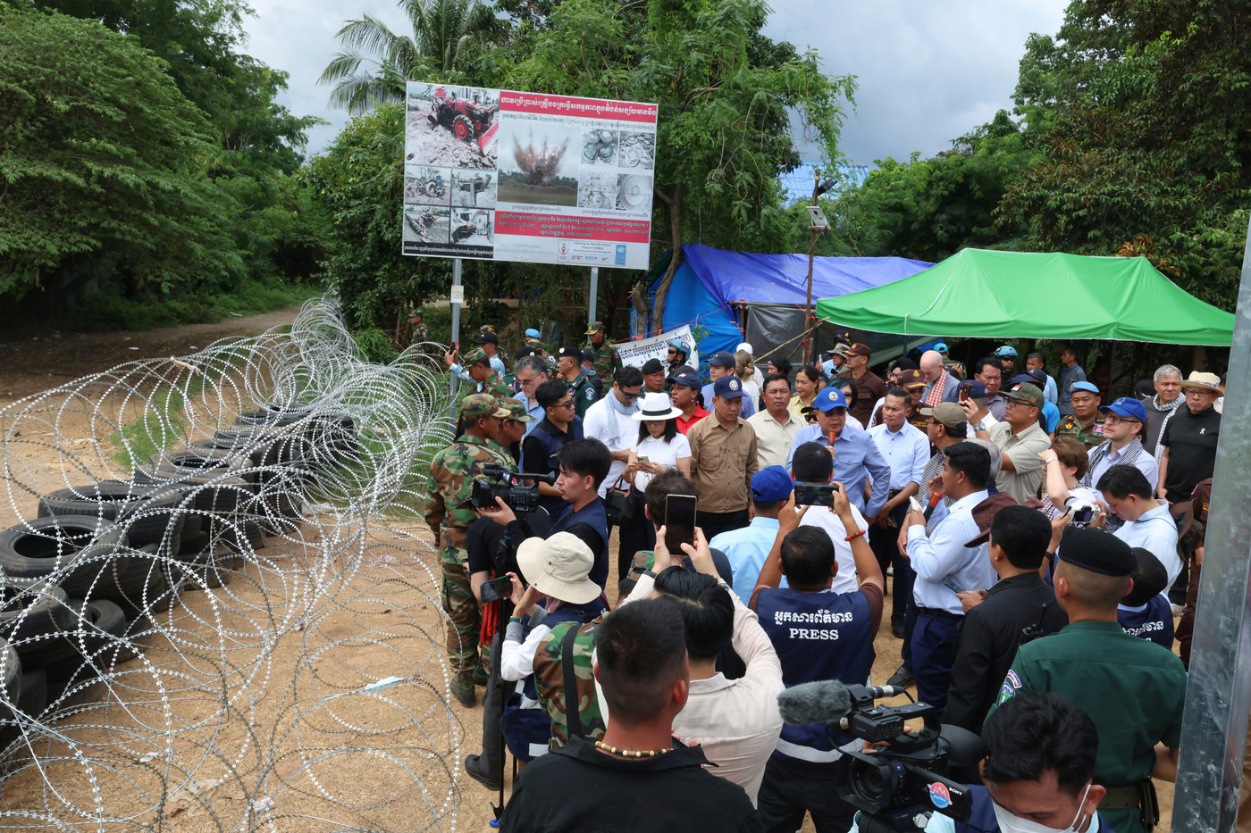 2 Cambodian journalists appeal treason convictions over a photo from Thai border clash | iNFOnews.ca