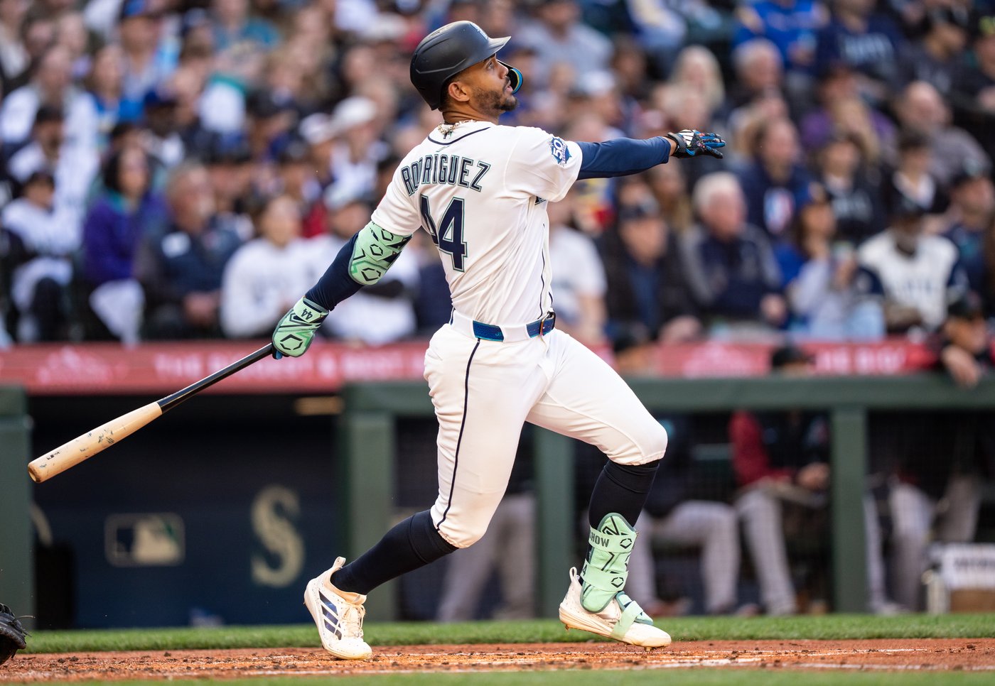 Mariners hit 4 homers for 2nd straight game, beat Diamondbacks 5-1 | iNFOnews.ca