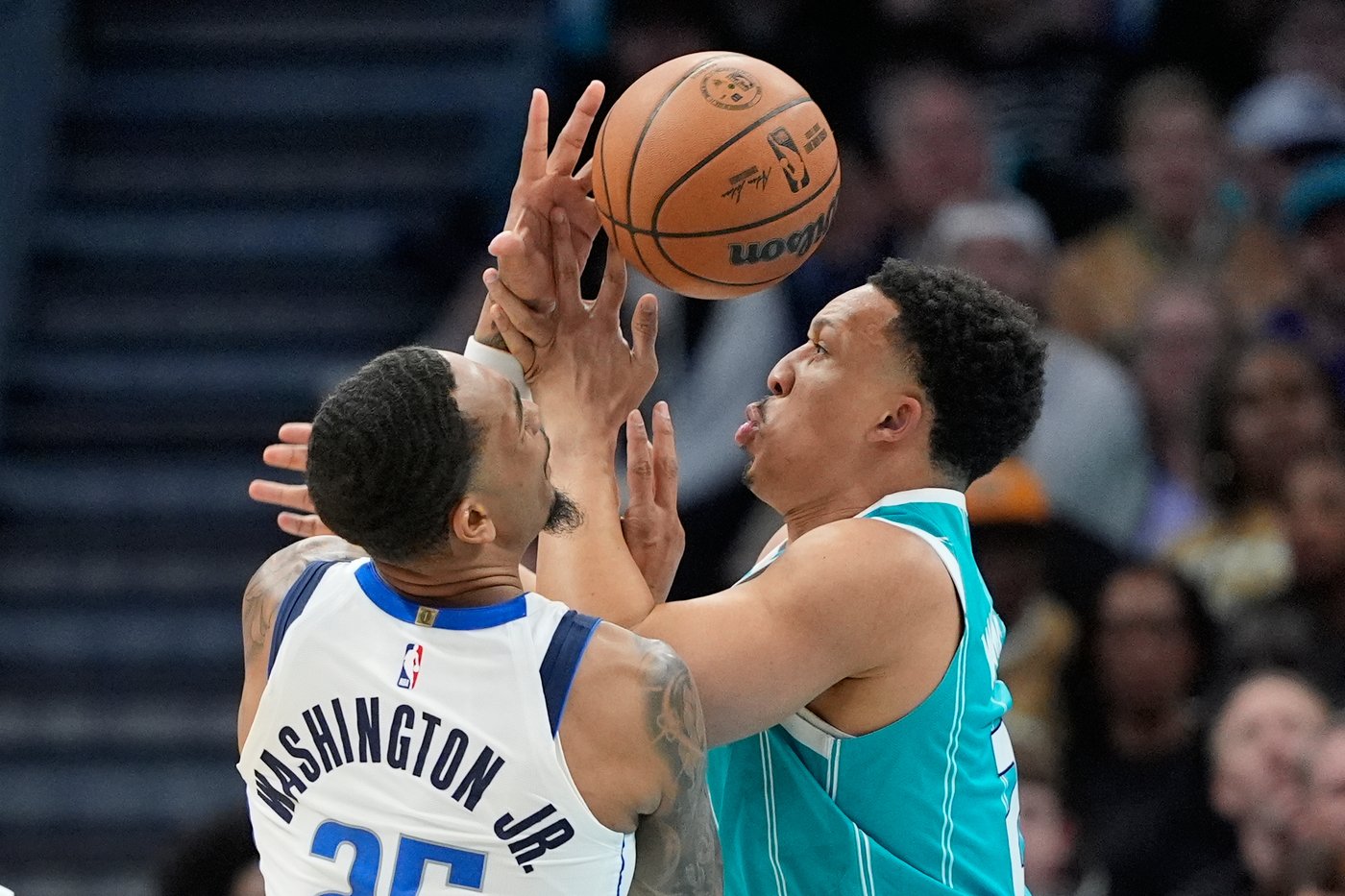 Hornets rout Mavericks 117-90 for 5th straight victory and .500 record | iNFOnews.ca