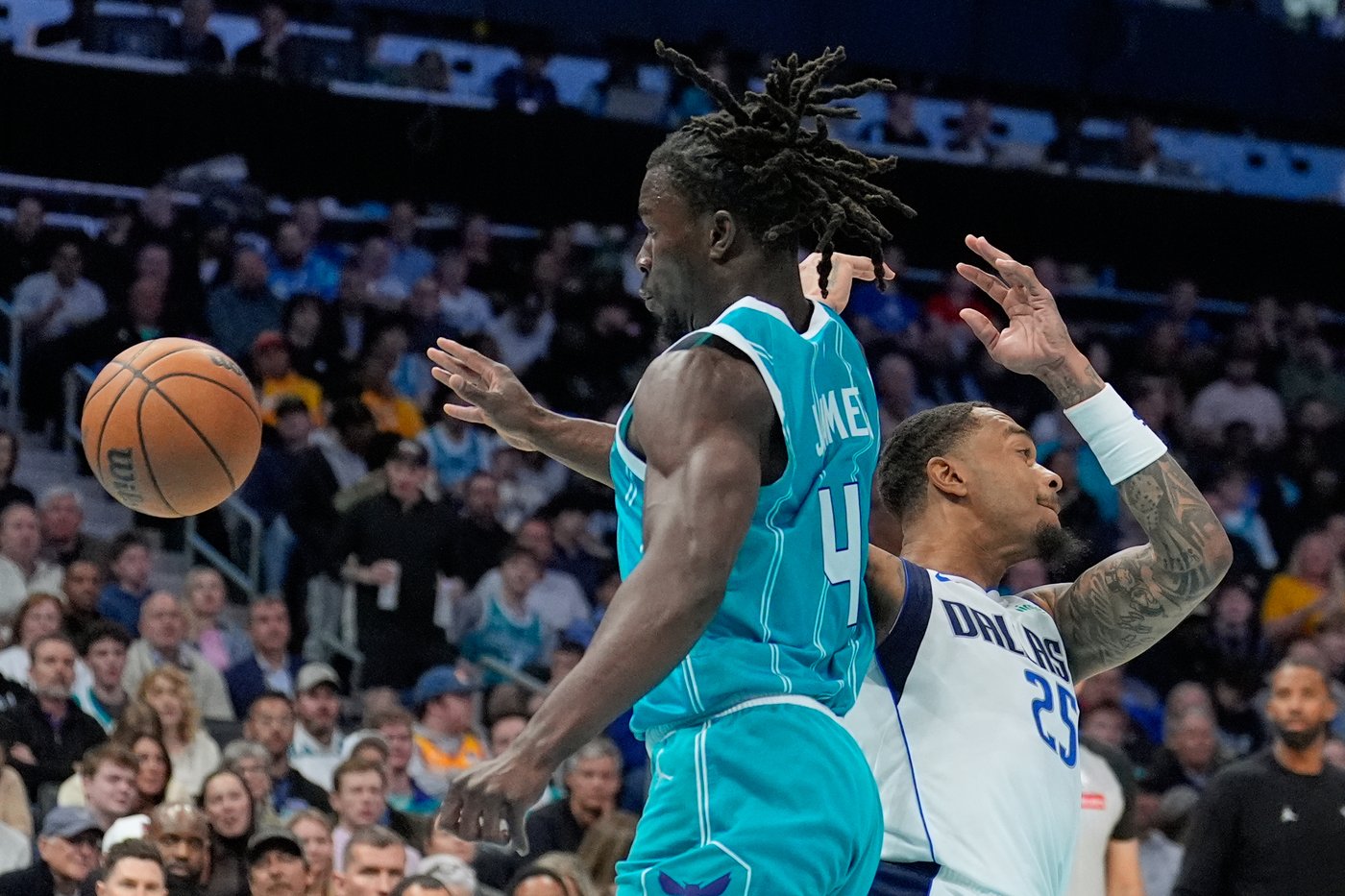 Hornets rout Mavericks 117-90 for 5th straight victory and .500 record | iNFOnews.ca