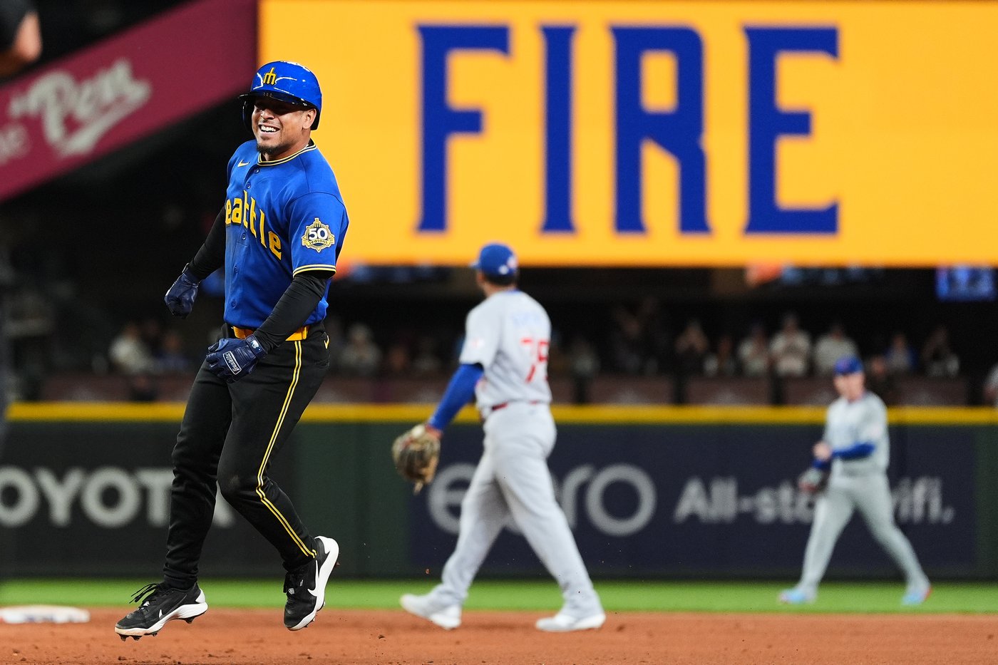 Leo Rivas has RBI single in 10th, Mariners beat Cubs 6-5 | iNFOnews.ca