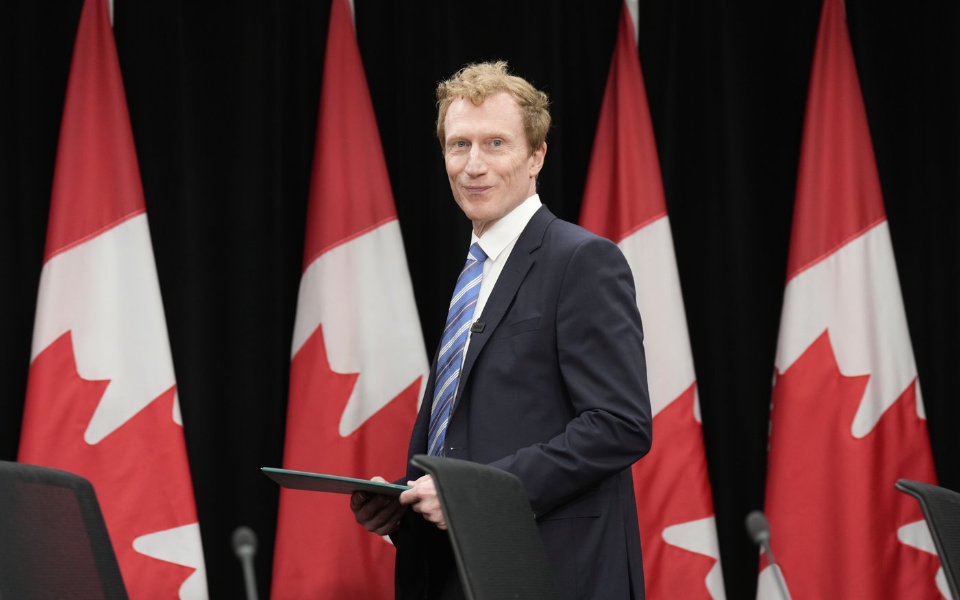 Ottawa moves to bar kids under 16 from social media, regulate chatbots | iNFOnews.ca Ottawa moves to bar kids under 16 from social media, regulate chatbots | iNFOnews.ca