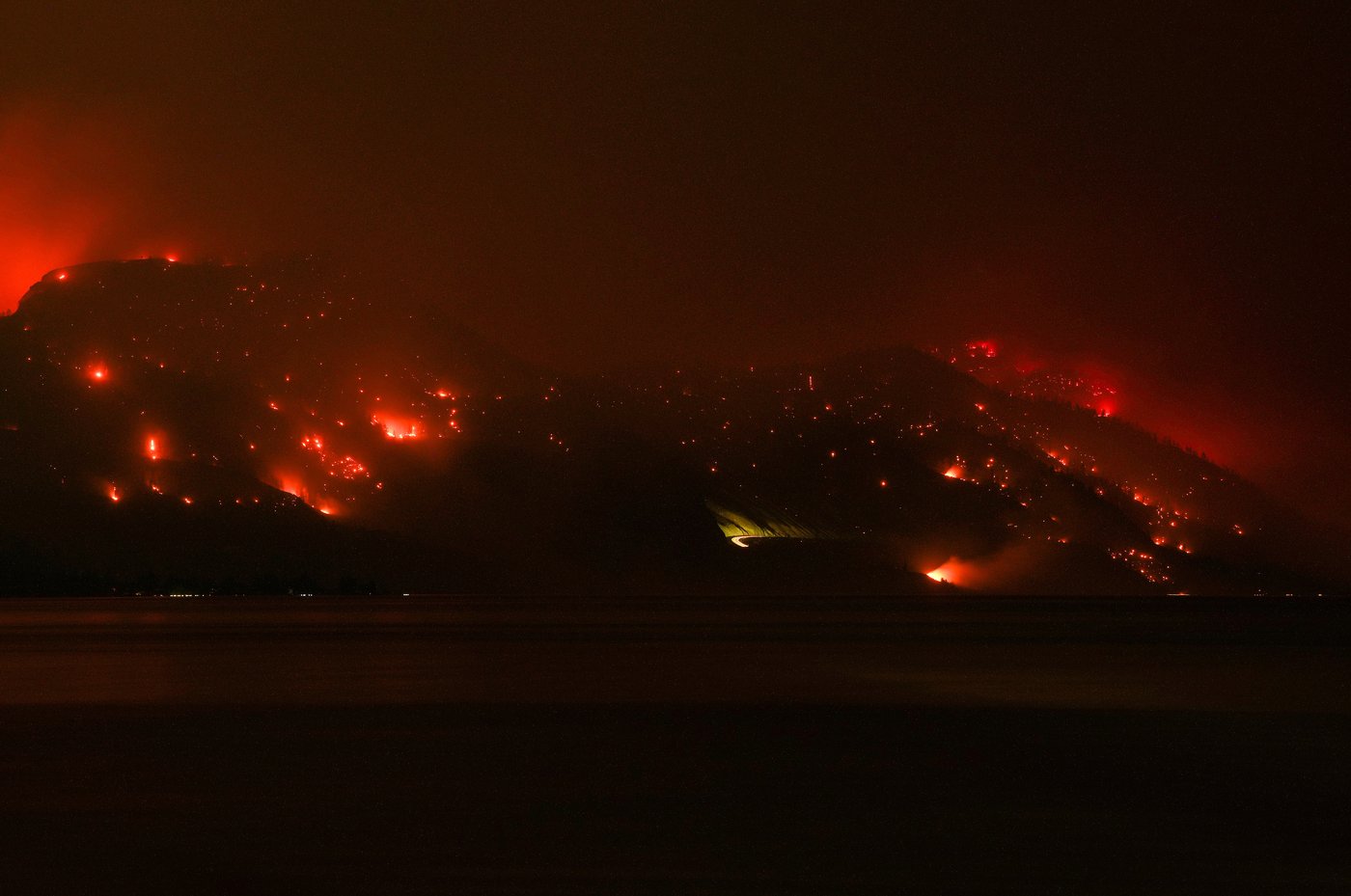 Photo Gallery: B.C. wildfire forces thousands to flee | iNFOnews.ca