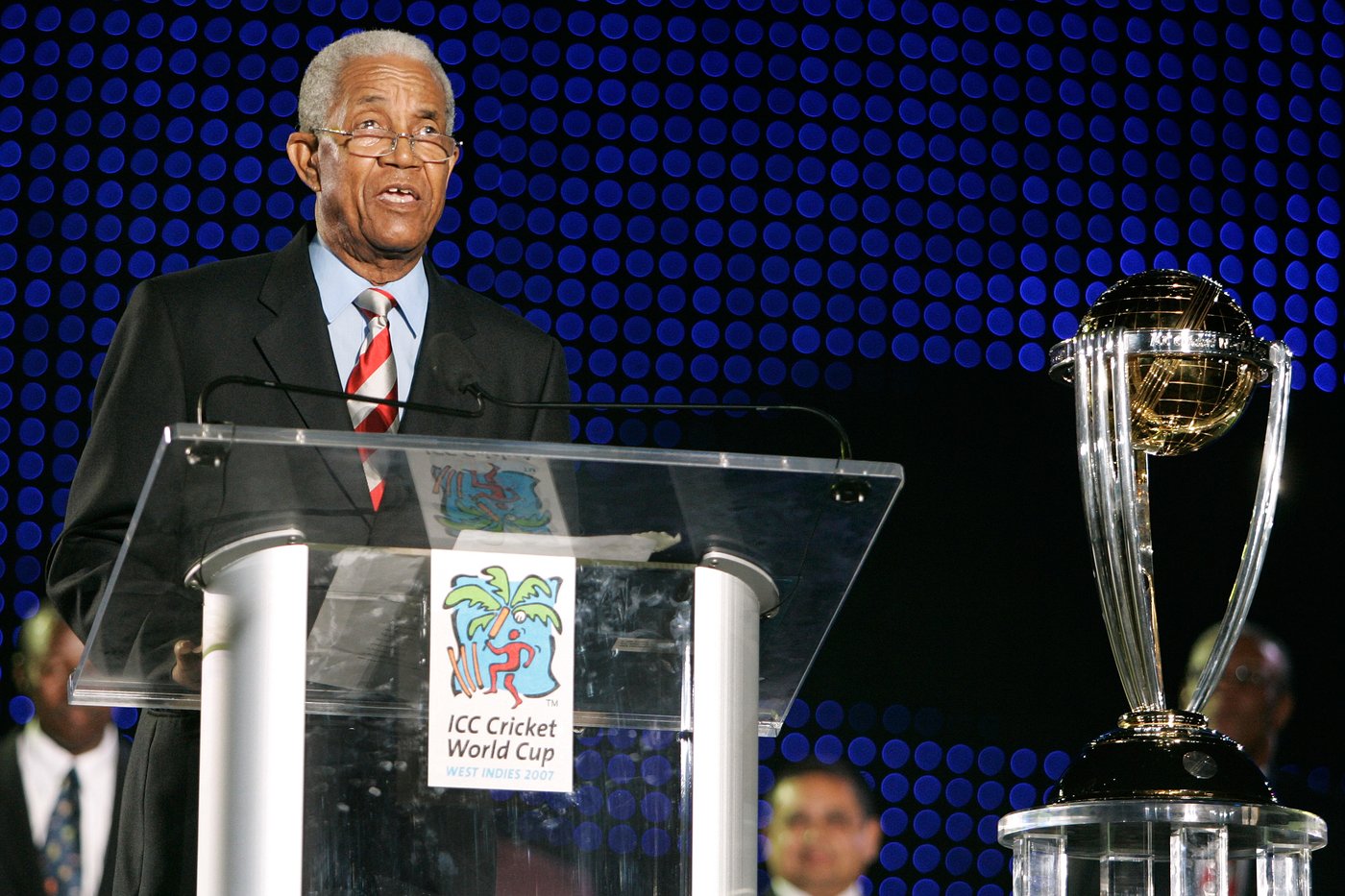 West Indies cricketing great Garry Sobers dies at age 89 | iNFOnews.ca