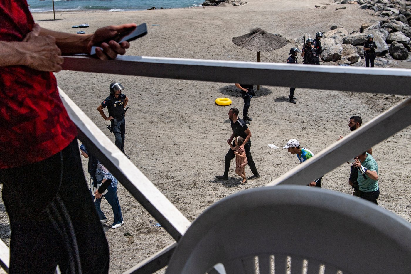 Migrants cross into Spain’s Ceuta enclave from Morocco, in photos | iNFOnews.ca
