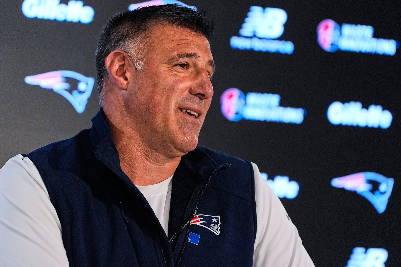 Patriots coach Mike Vrabel focused on spring workouts after missing final day of draft last month | iNFOnews.ca Patriots coach Mike Vrabel focused on spring workouts after missing final day of draft last month | iNFOnews.ca