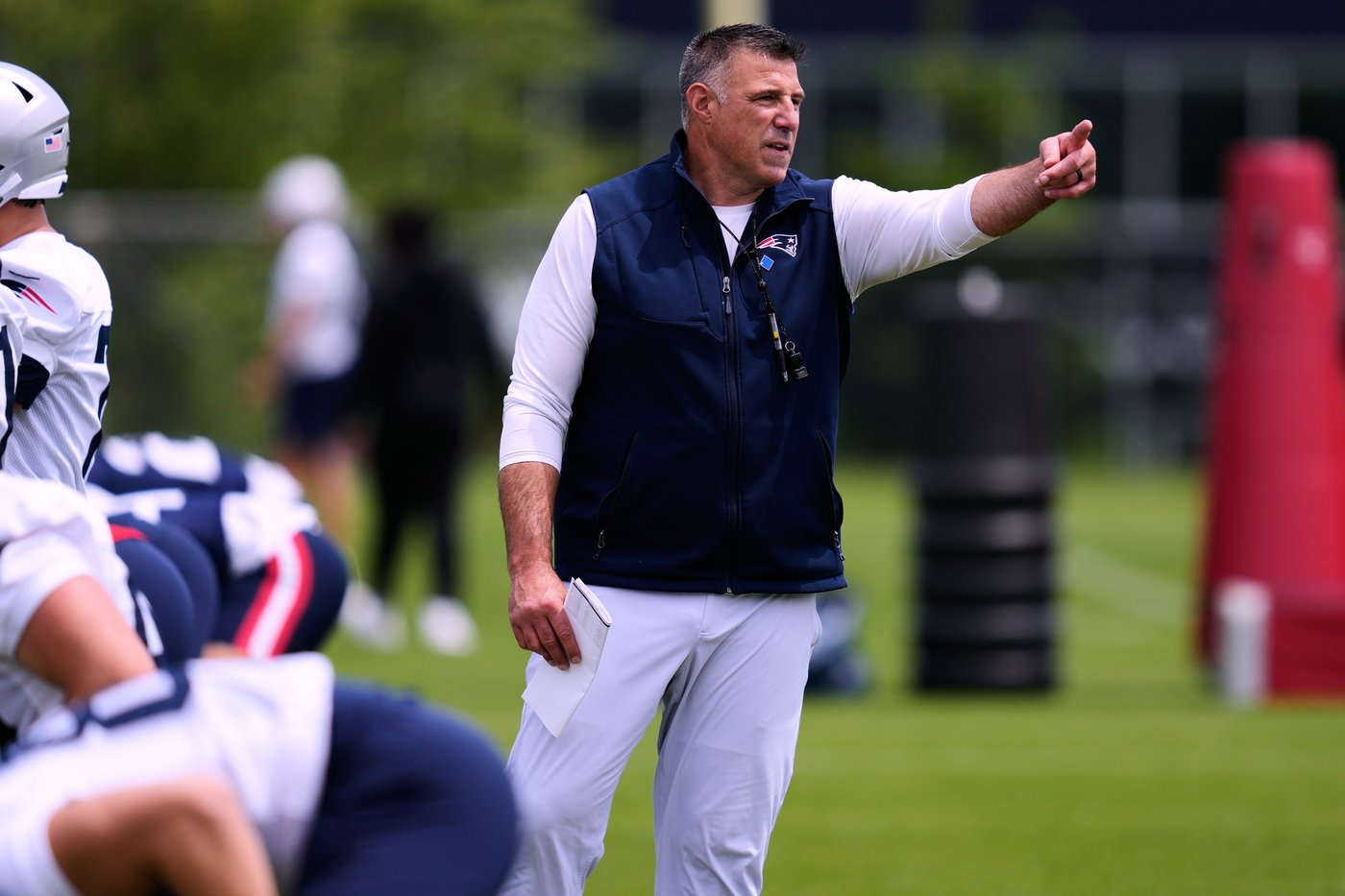 Patriots coach Mike Vrabel focused on spring workouts after missing final day of draft last month | iNFOnews.ca Patriots coach Mike Vrabel focused on spring workouts after missing final day of draft last month | iNFOnews.ca