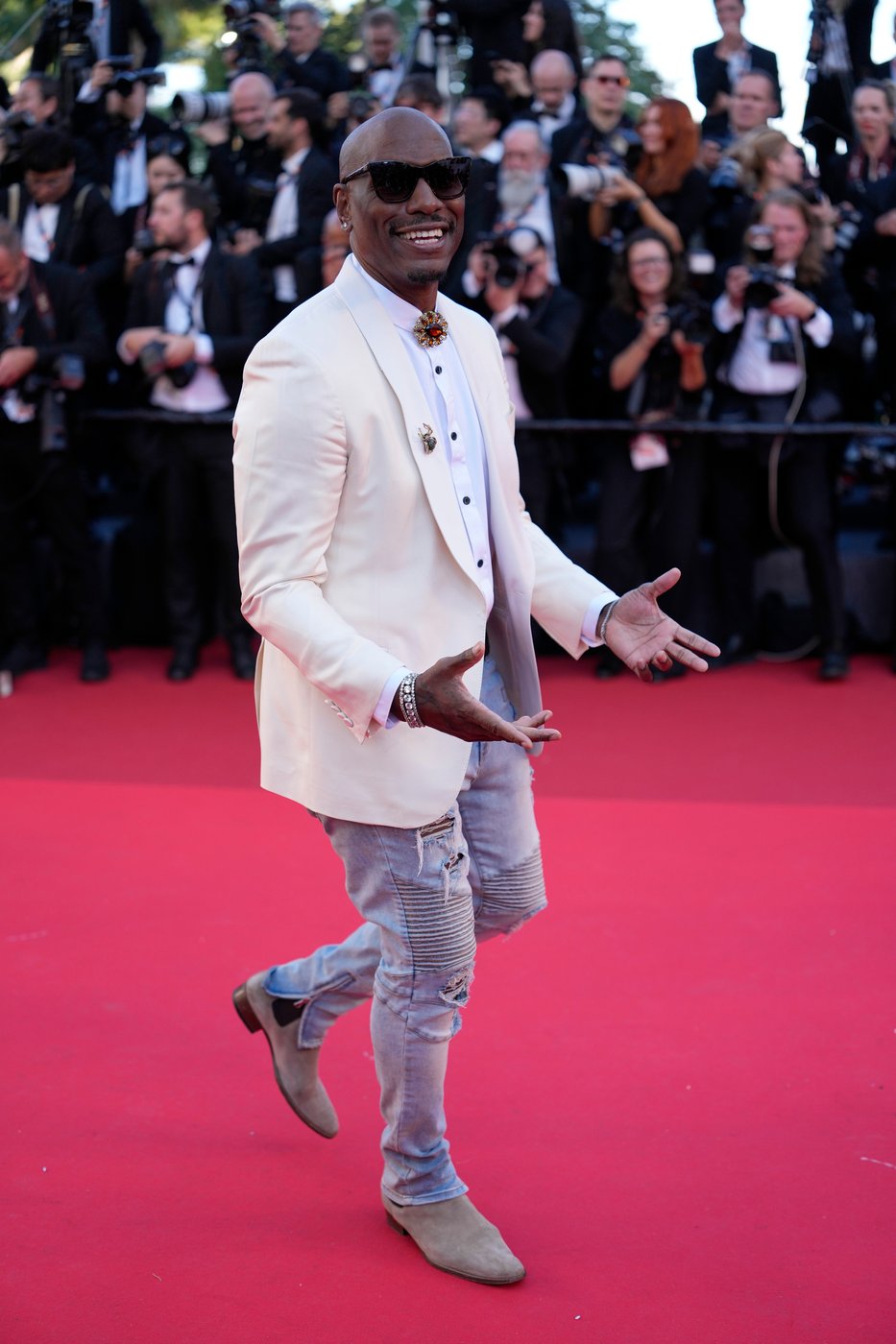 Stars show off eye-catching looks at the Cannes Film Festival, in photos | iNFOnews.ca