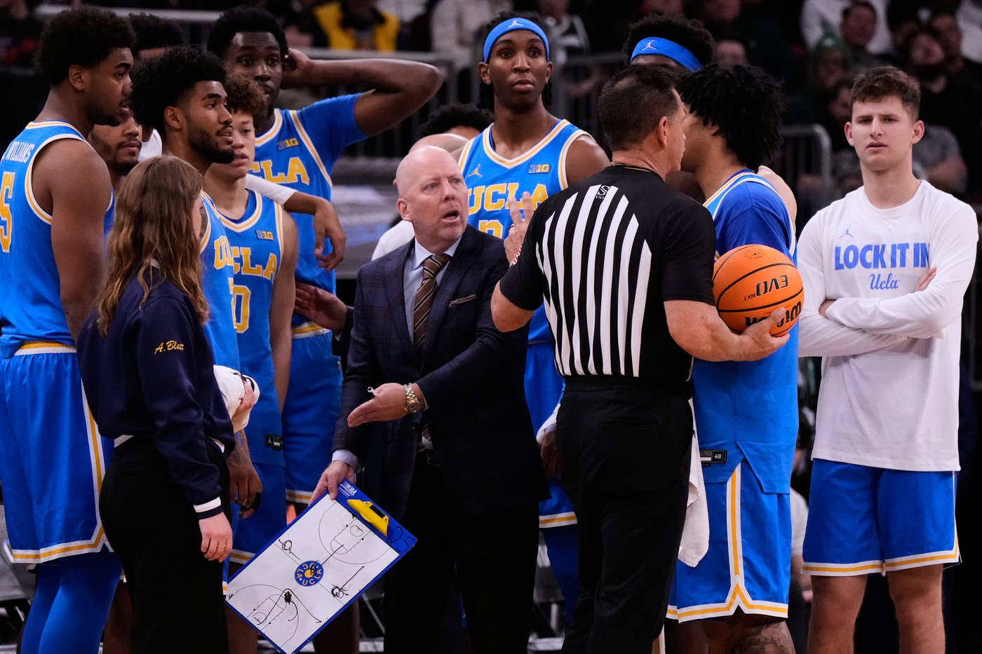 Dent, Perry lead way as UCLA holds off No. 8 Michigan State despite Bilodeau's injury | iNFOnews.ca Dent, Perry lead way as UCLA holds off No. 8 Michigan State despite Bilodeau's injury | iNFOnews.ca