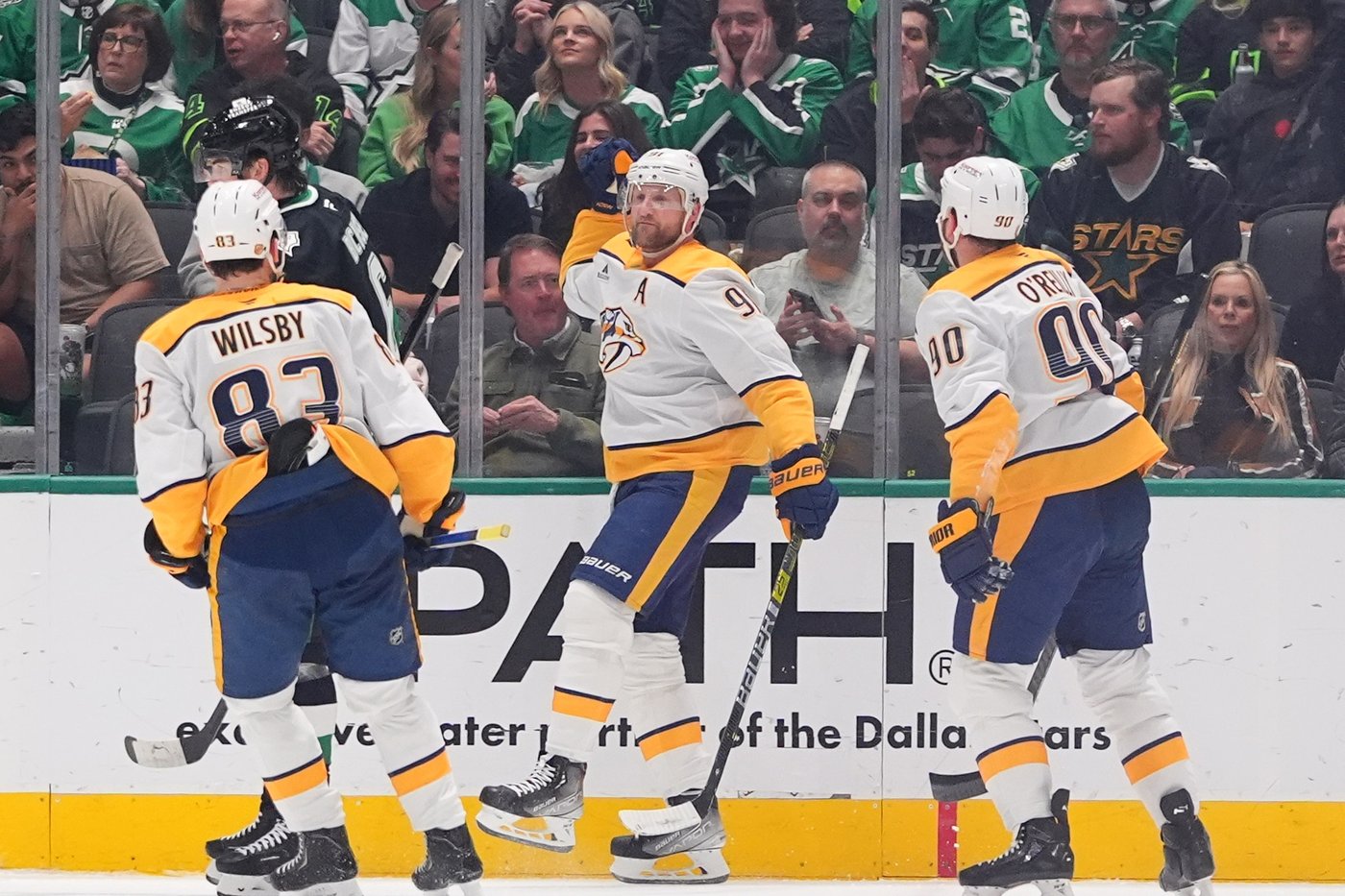 Robertson’s overtime goal caps Stars’ 3-2 comeback over Predators for 8th straight win | iNFOnews.ca