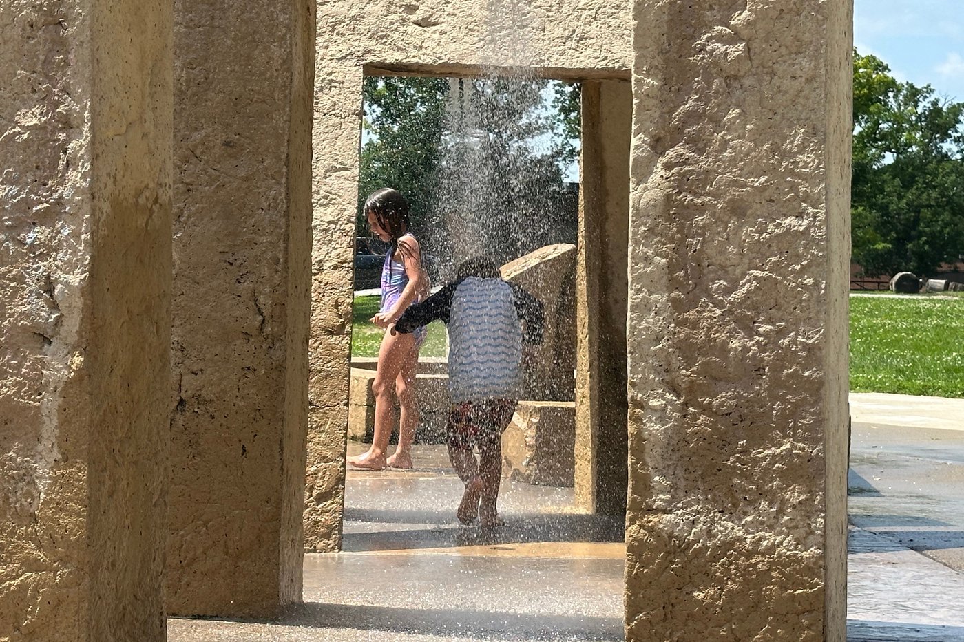 Sweltering Midwest heat cancels outdoor plans as cooling centers open and the East braces | iNFOnews.ca Sweltering Midwest heat cancels outdoor plans as cooling centers open and the East braces | iNFOnews.ca