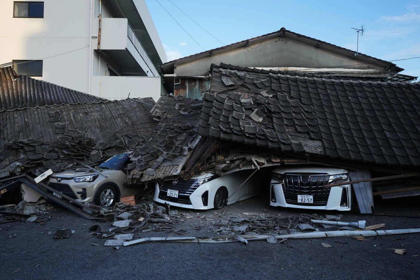 Rescuers search for survivors after a quake kills 18 in southwestern Japan | iNhome Rescuers search for survivors after a quake kills 18 in southwestern Japan | iNhome