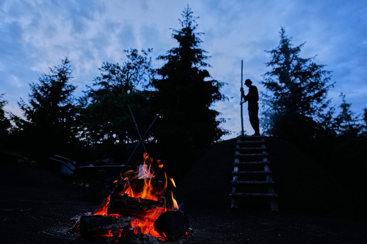 Brothers keep Germany’s ancient charcoal-burning tradition alive, in photos | iNFOnews.ca