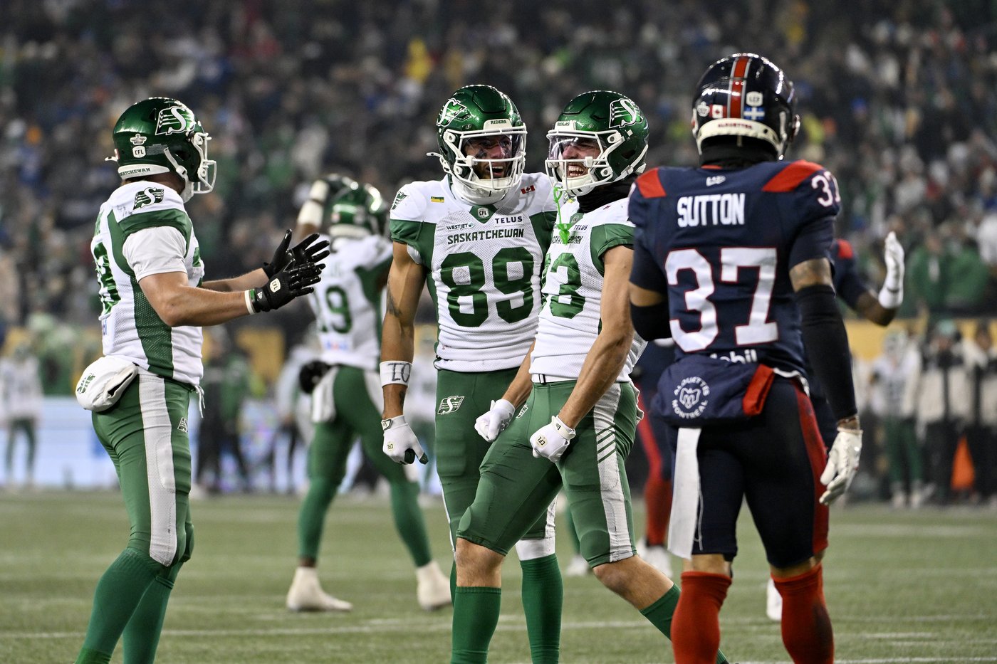 Winnipeg Blue Bombers shore up their offensive line by signing former Lion Broxton | iNFOnews.ca