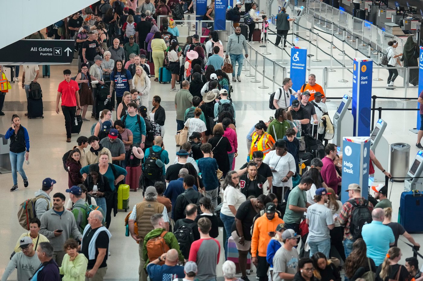 Travelers encounter long waits at some airports as DHS shutdown affects security checkpoints | iNFOnews.ca