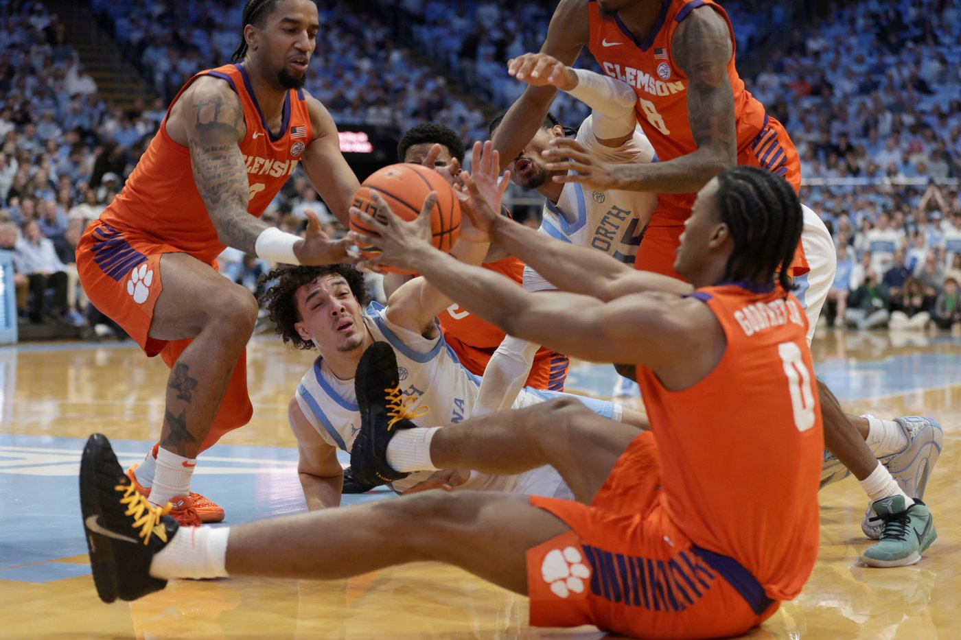 Bogavac's late scoring powers No. 17 North Carolina to a 67-63 win over Clemson | iNFOnews.ca Bogavac's late scoring powers No. 17 North Carolina to a 67-63 win over Clemson | iNFOnews.ca