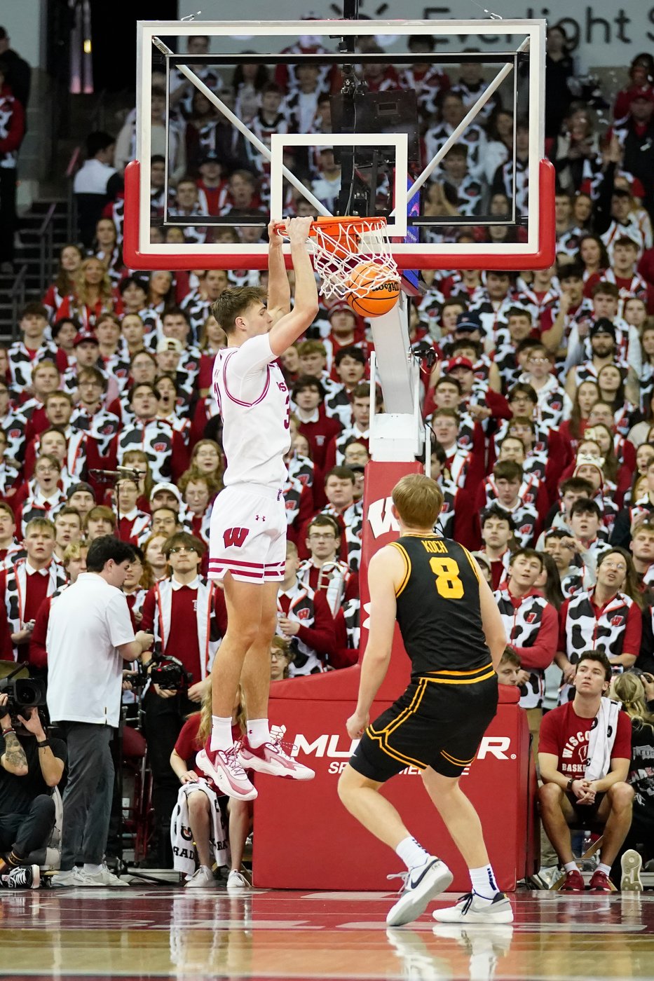 Boyd and Winter lead No. 24 Wisconsin past Iowa, 84-71 | iNFOnews.ca