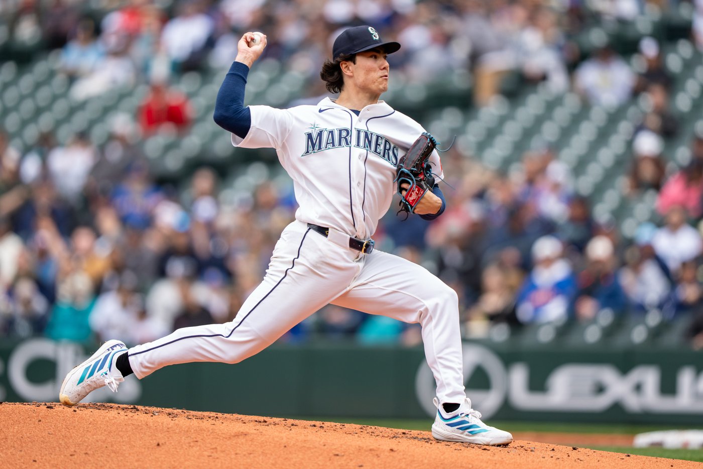 Woo strikes out 9 in 6 scoreless innings as Mariners beat Braves 3-1 | iNFOnews.ca