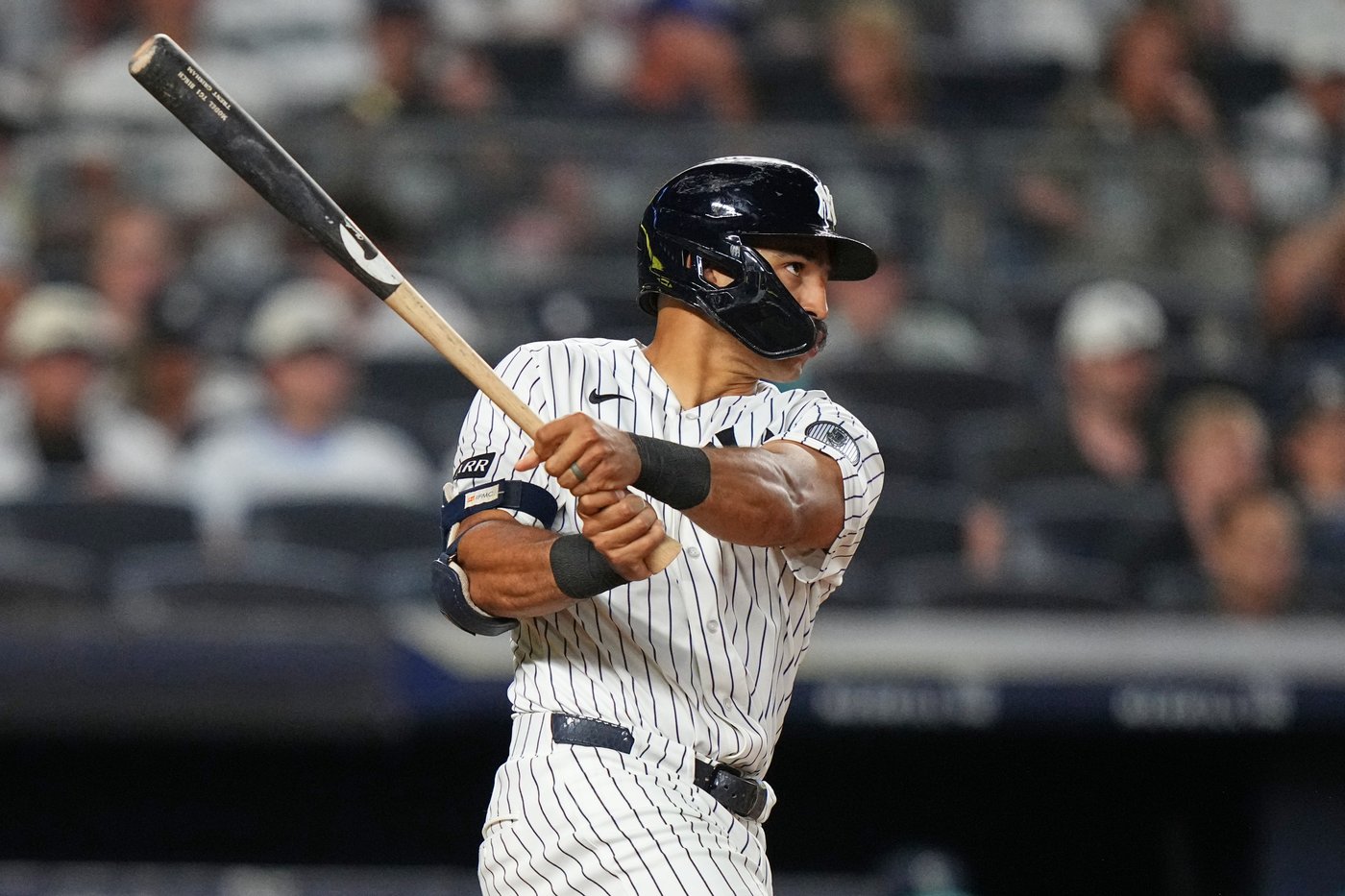 Grisham homers twice and drives in 4 as Yankees rally past struggling Mariners 10-5 | iNFOnews.ca
