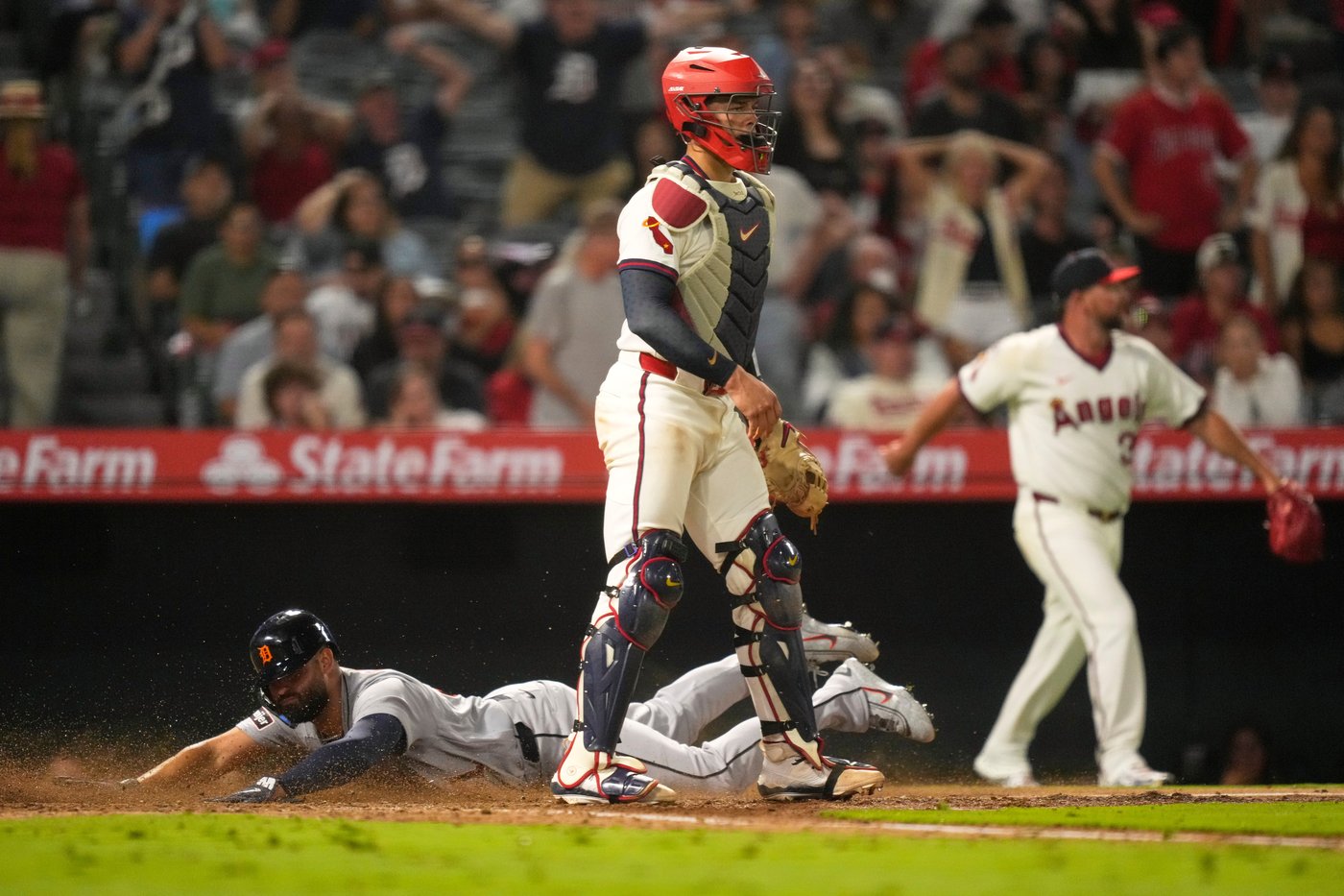 Lee hits clutch double in 9th and Tigers hold on for 2-1 comeback win over Angels | iNFOnews.ca