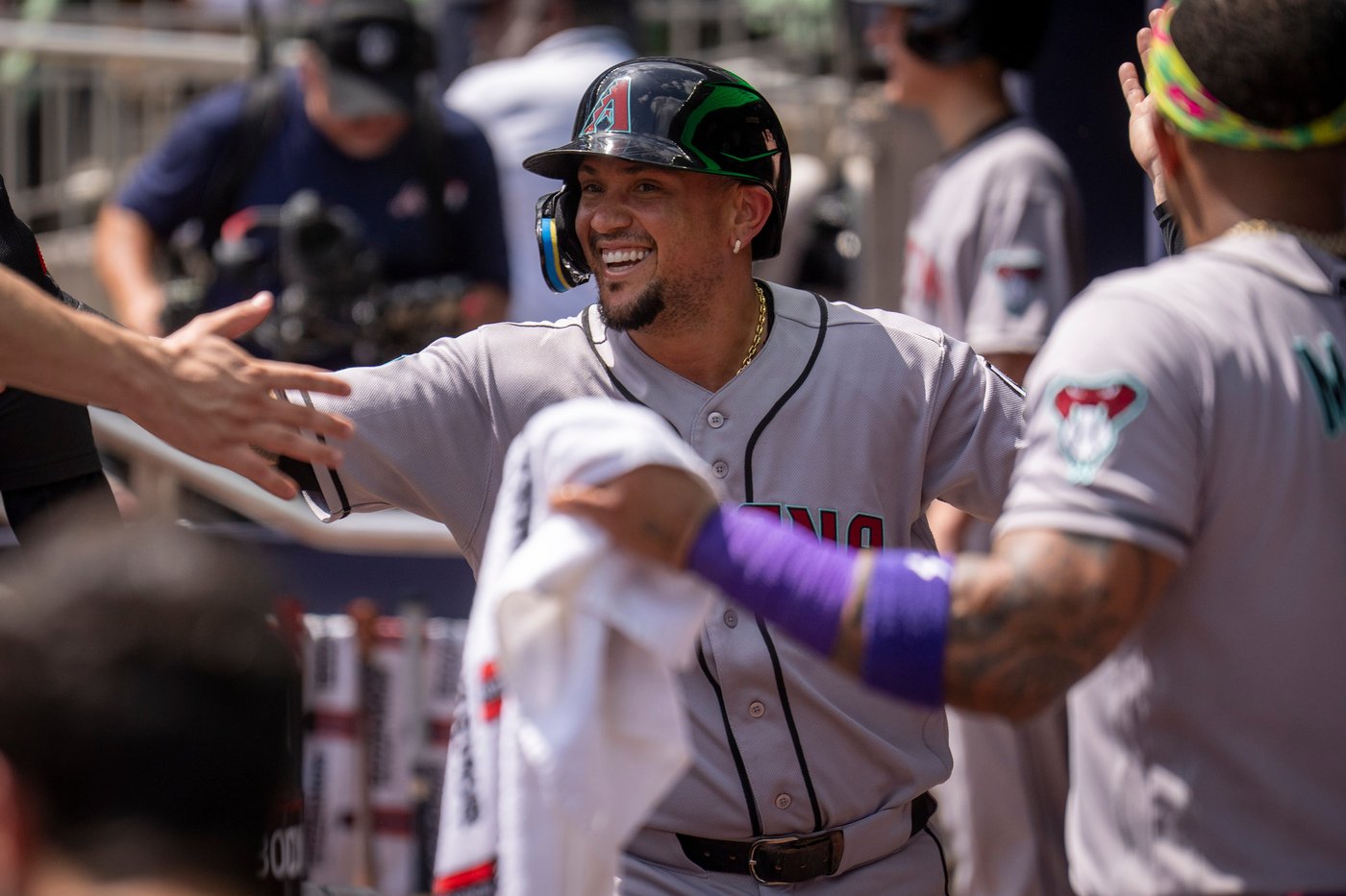 Olson's 3-run homer backs 6 strong innings from Elder as Braves avoid a sweep, beating Arizona 5-3 | iNFOnews.ca