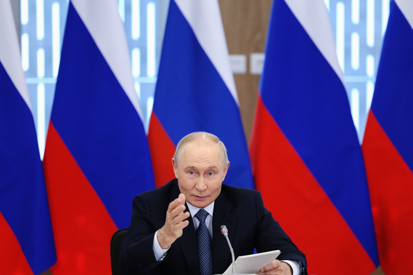 Russian attacks kill 10 in Ukraine as Zelenskyy says Moscow is getting more North Korean missiles | iNFOnews.ca
