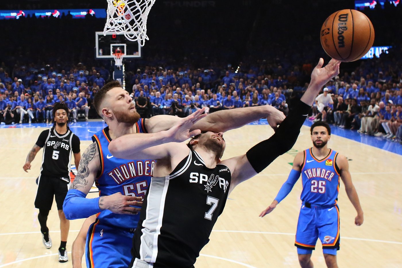 On Basketball: Game 1s in the NBA's conference finals were beyond belief | iNFOnews.ca