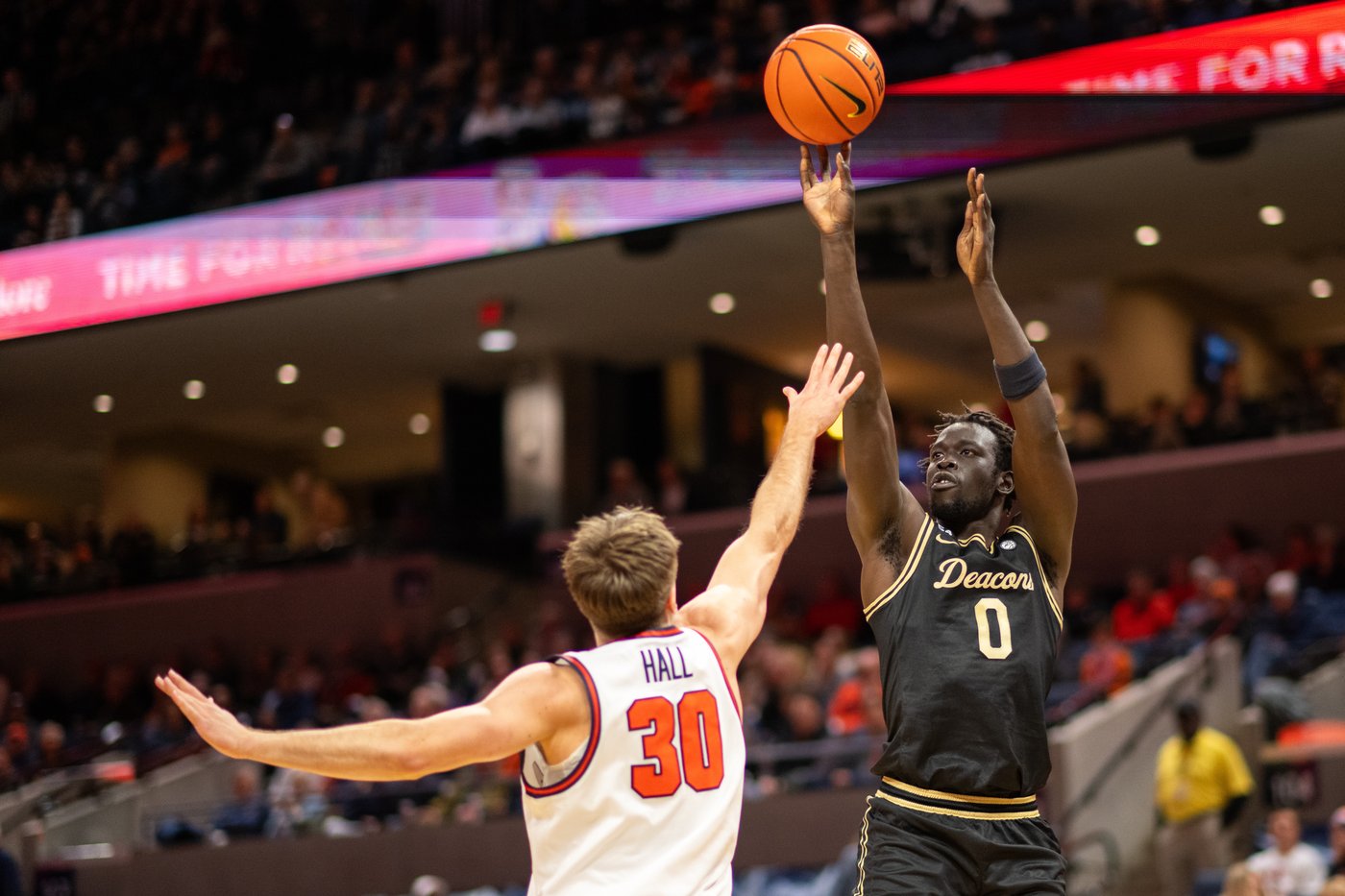 No. 13 Virginia wraps up No. 2 seed in ACC with 75-70 win over Wake Forest | iNFOnews.ca