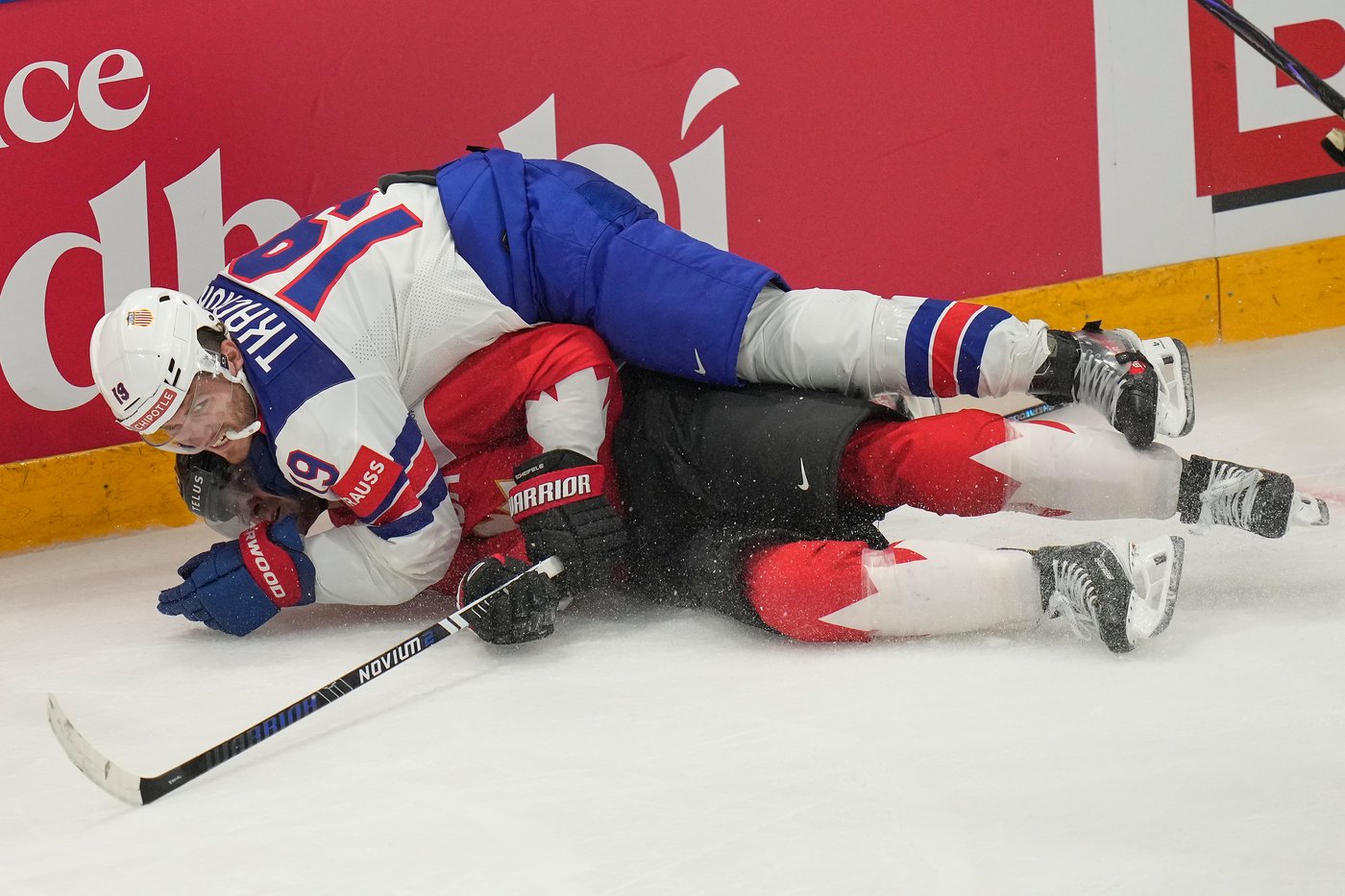 Greaves makes 34 saves, Canada blanks U.S. 4-0 in hockey worlds quarterfinal | iNFOnews.ca