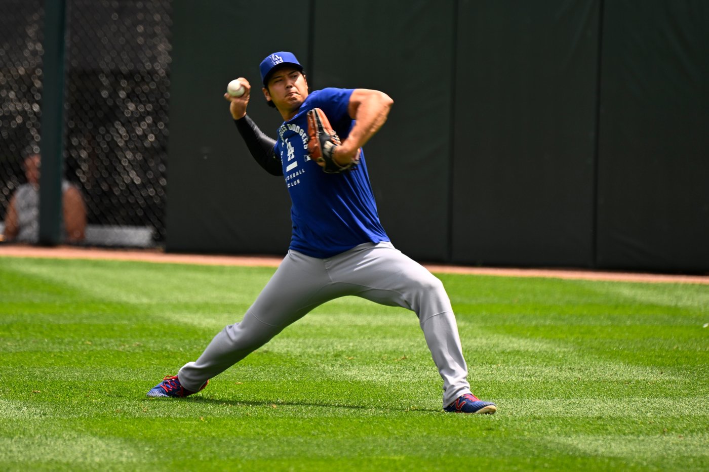 Shohei Ohtani hits a leadoff homer in return to Dodgers lineup after dealing with knee issue | iNFOnews.ca Shohei Ohtani hits a leadoff homer in return to Dodgers lineup after dealing with knee issue | iNFOnews.ca