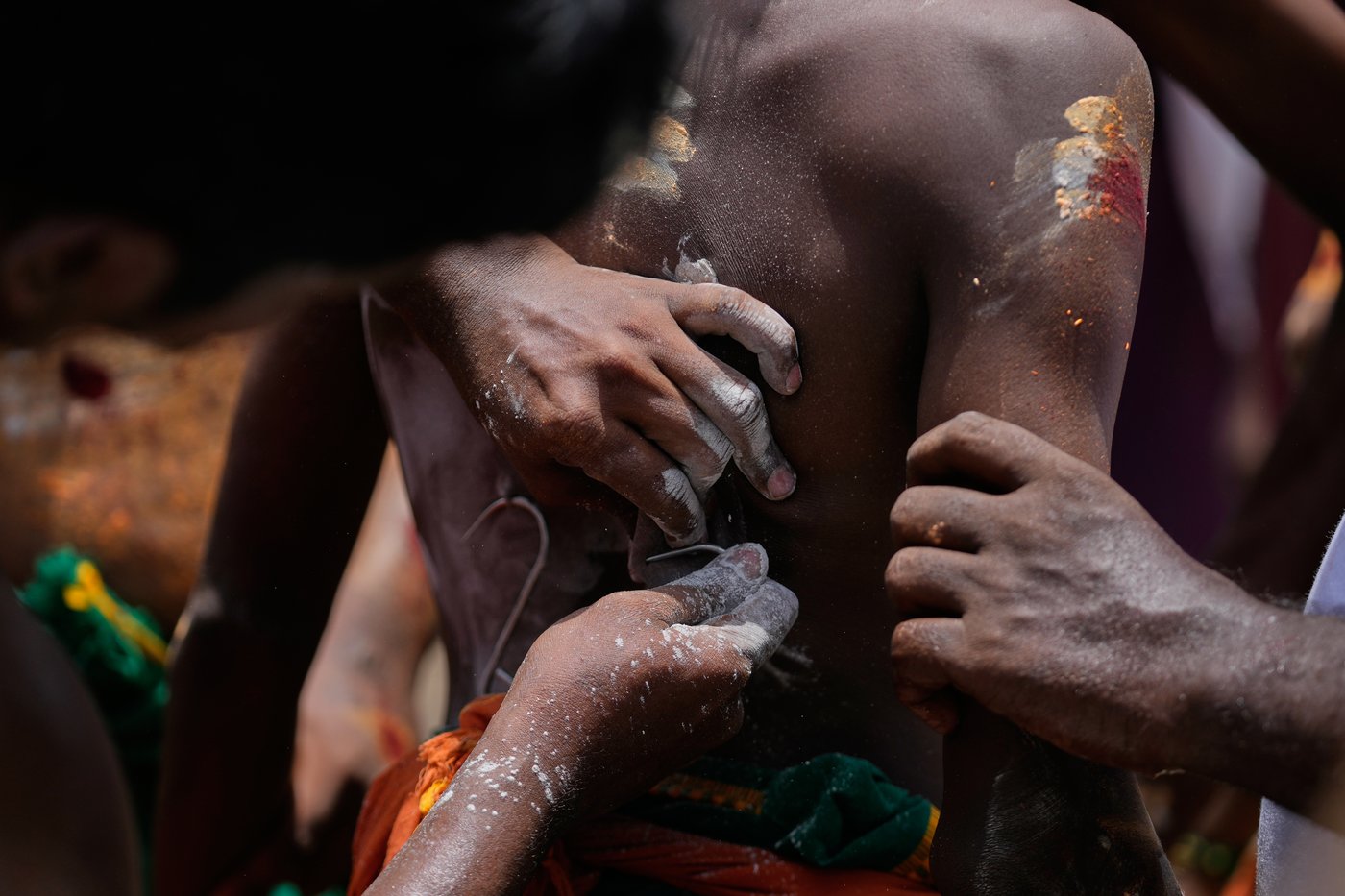 Hindu devotees honor goddesses in India and Britain, in photos | iNFOnews.ca