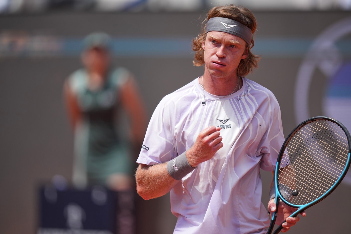 Jannik Sinner breaks Masters record to reach Italian Open semifinals. Coco Gauff back in final | iNFOnews.ca