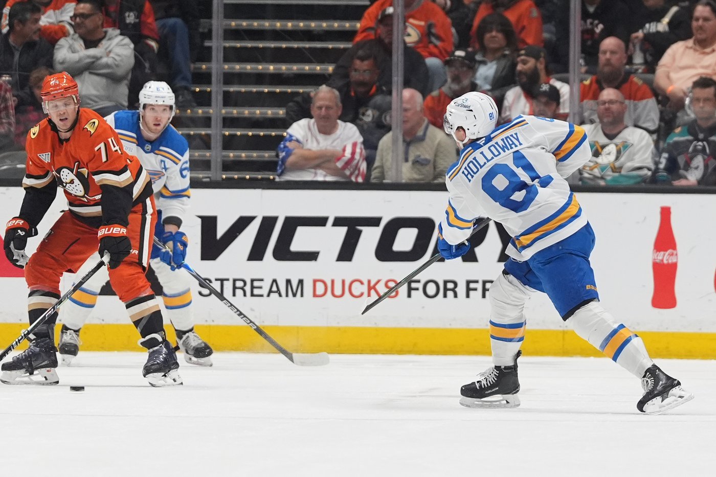 Dylan Holloway's two goals help Blues keep slim playoff hopes alive with 6-2 win over Ducks | iNFOnews.ca