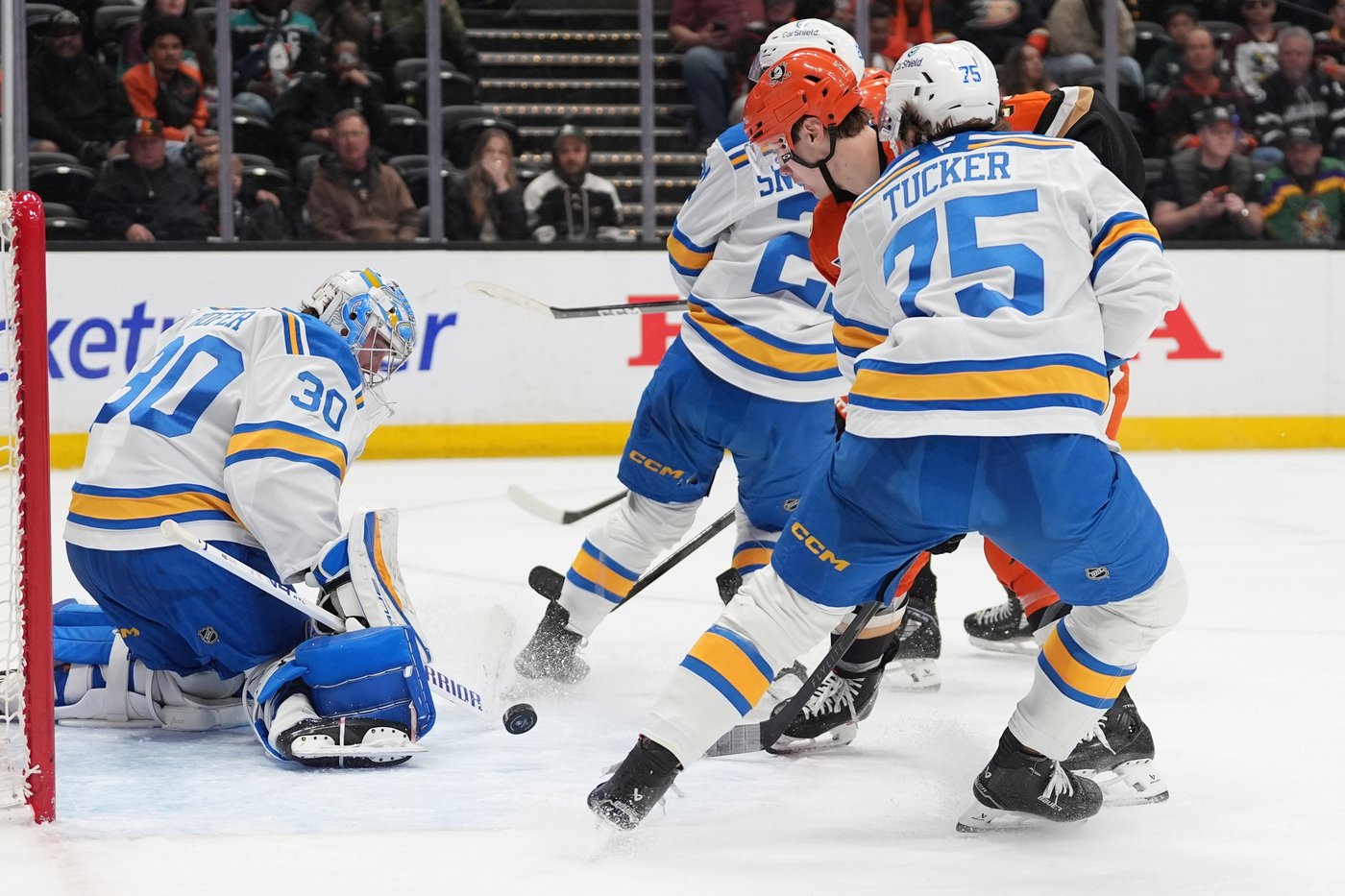 Dylan Holloway's two goals help Blues keep slim playoff hopes alive with 6-2 win over Ducks | iNFOnews.ca