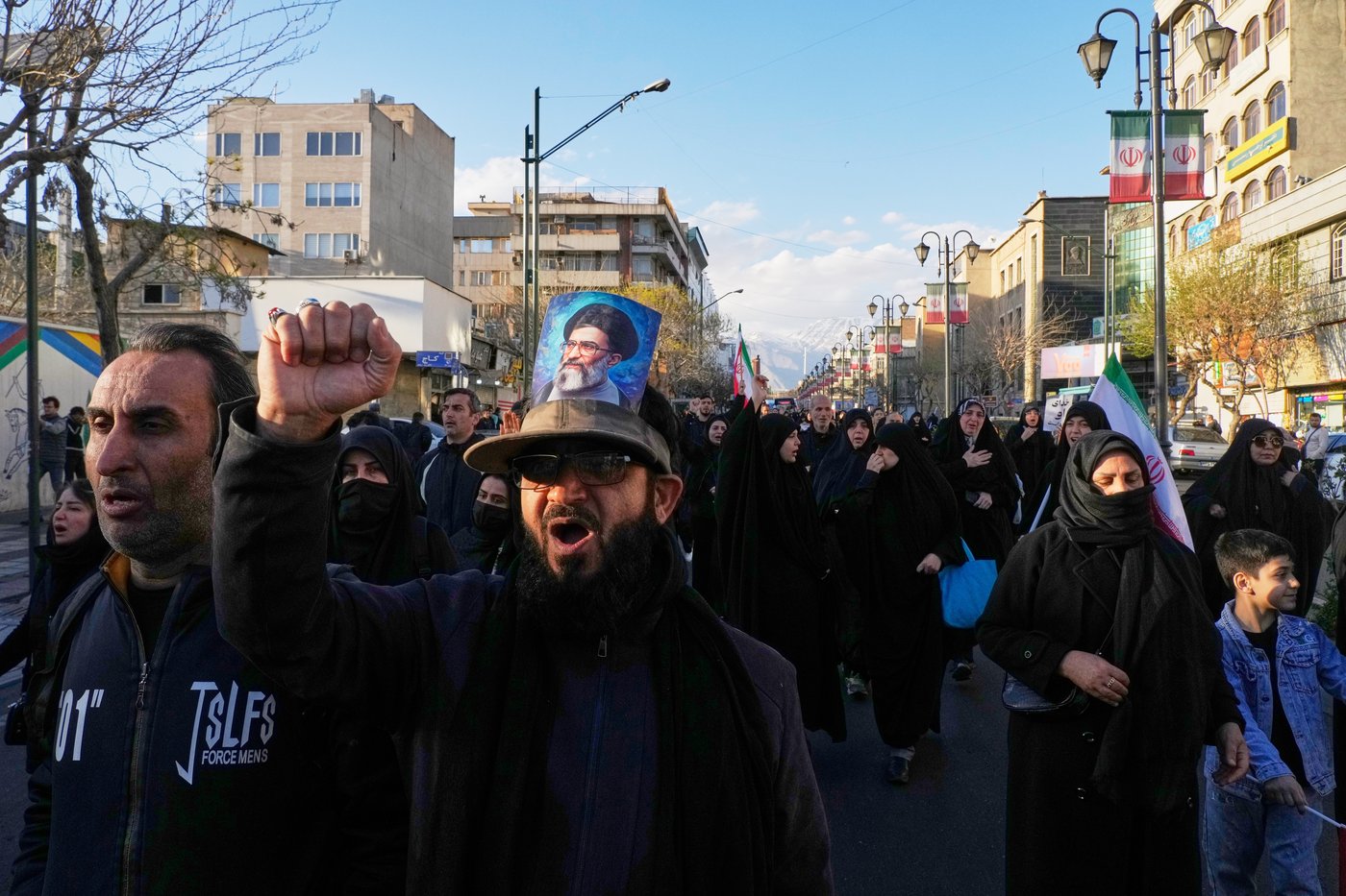 Photos from inside Iran as strikes boom across the capital, Tehran, for a third day | iNFOnews.ca