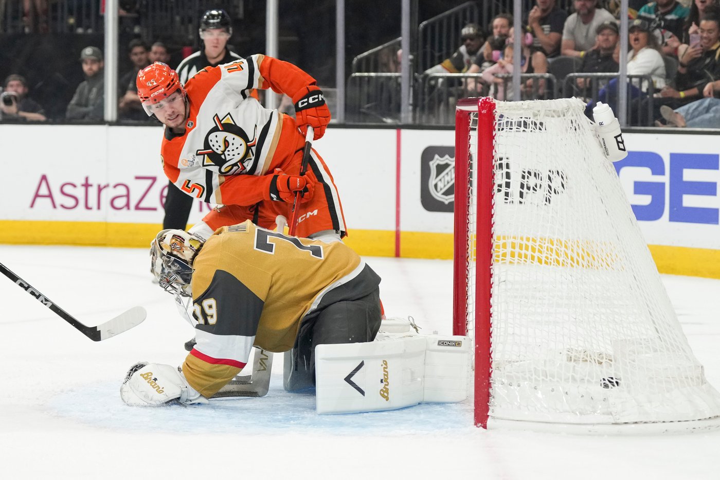 Dorofeyev scores in OT to give Golden Knights 3-2 win over Ducks and 3-2 series lead | iNFOnews.ca