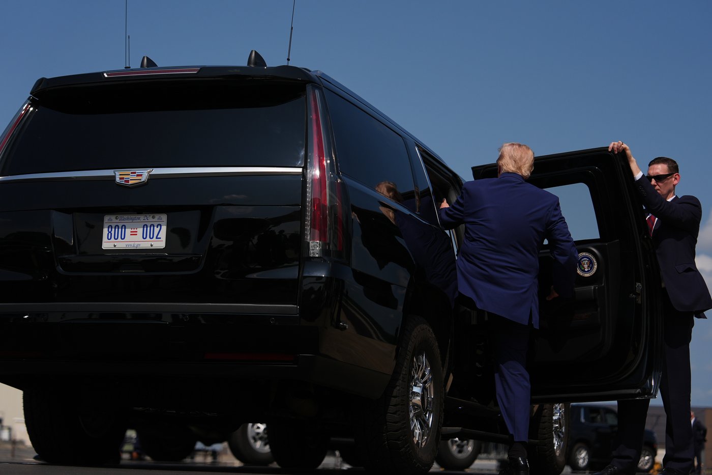 Trump attends transfer of fallen U.S. service members, in photos | iNFOnews.ca
