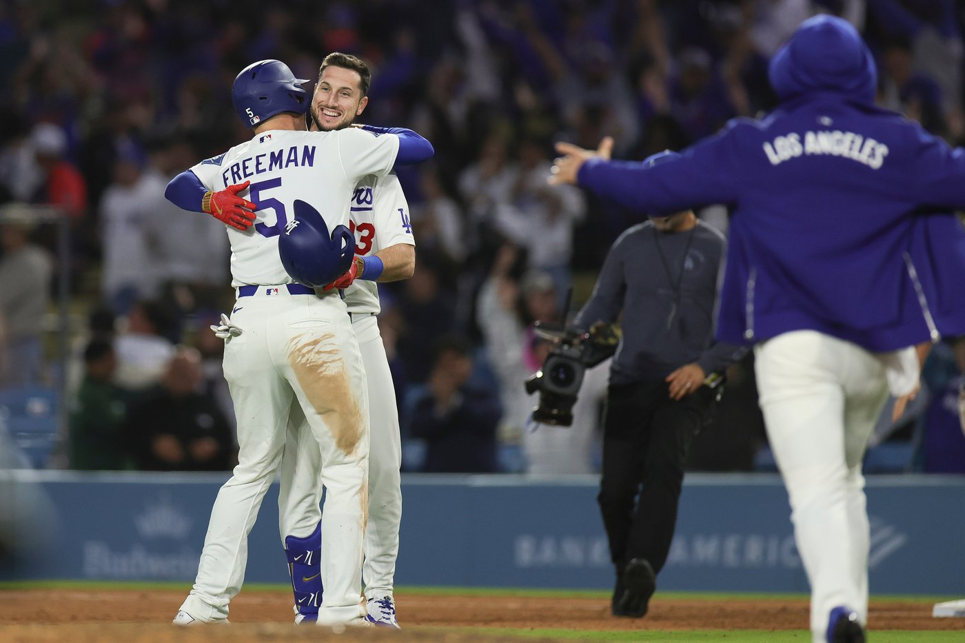 Kyle Tucker’s quiet night turns loud with a walk-off hit for the Dodgers | iNFOnews.ca