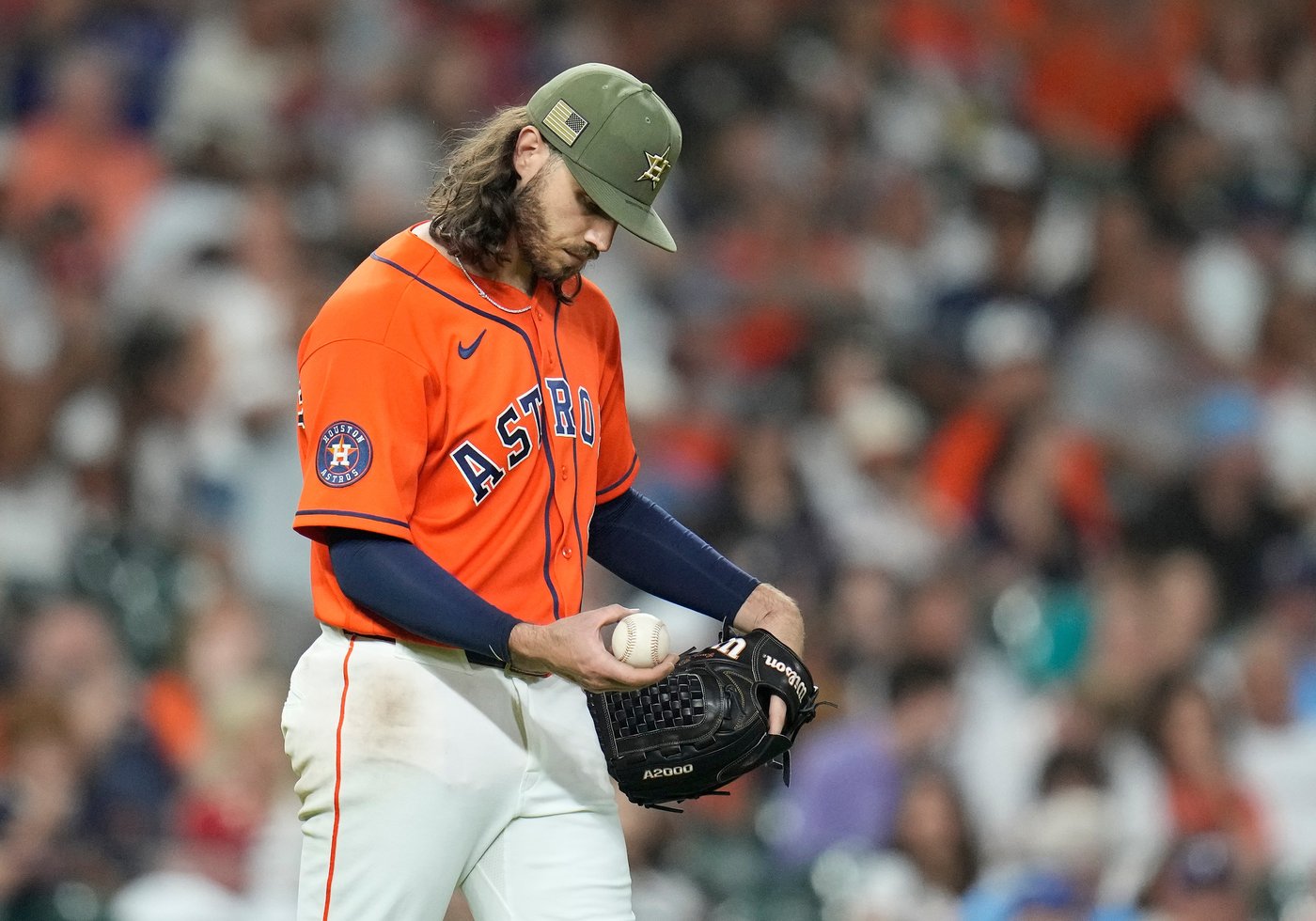 Astros' Spencer Arrighetti has a no-hit bid broken up with 1 out in the 8th vs. Rangers | iNFOnews.ca