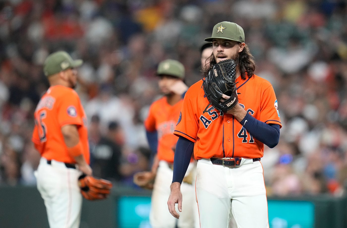 Astros' Spencer Arrighetti has a no-hit bid broken up with 1 out in the 8th vs. Rangers | iNFOnews.ca