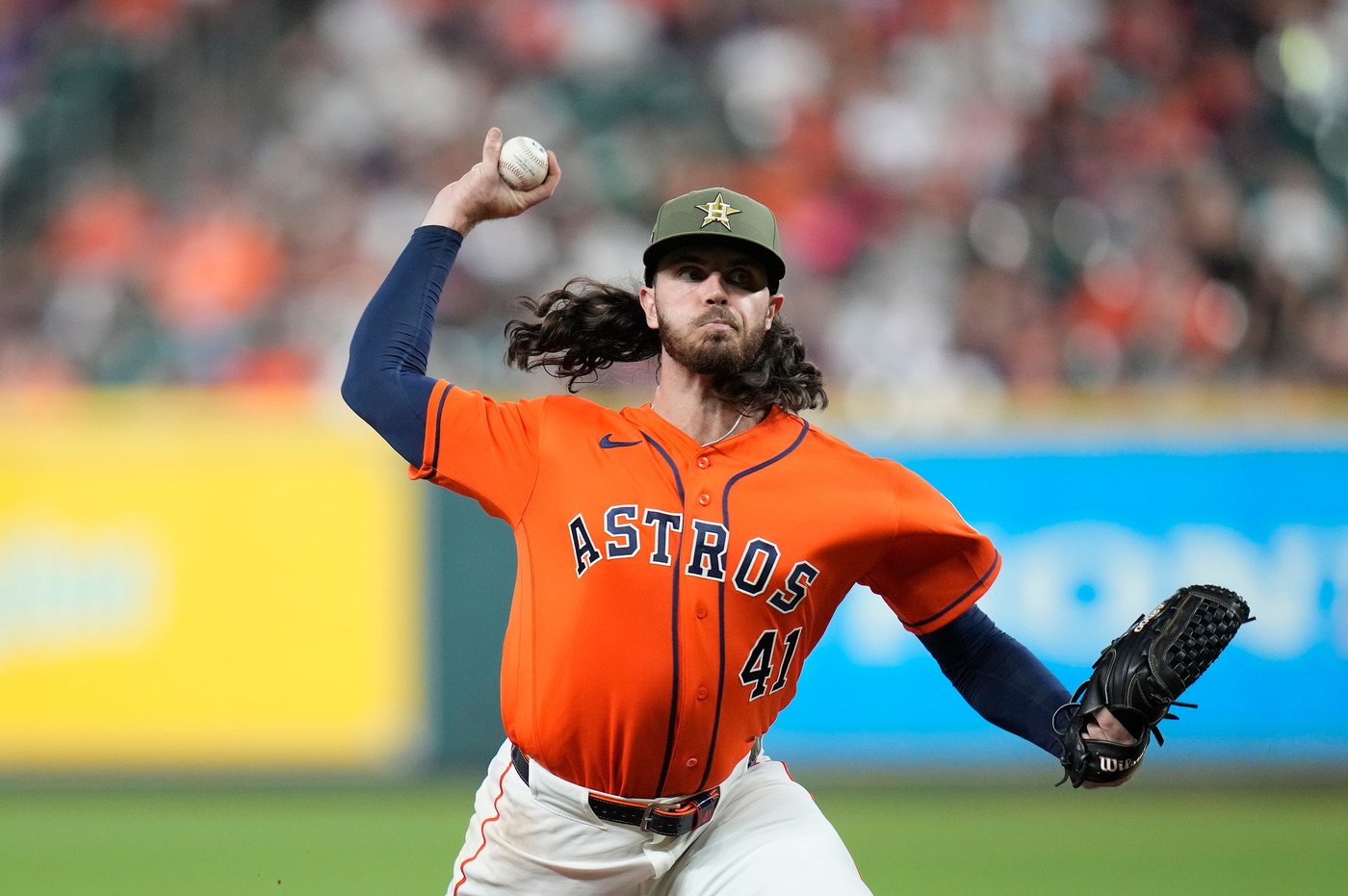 Astros' Spencer Arrighetti has a no-hit bid broken up with 1 out in the 8th vs. Rangers | iNFOnews.ca