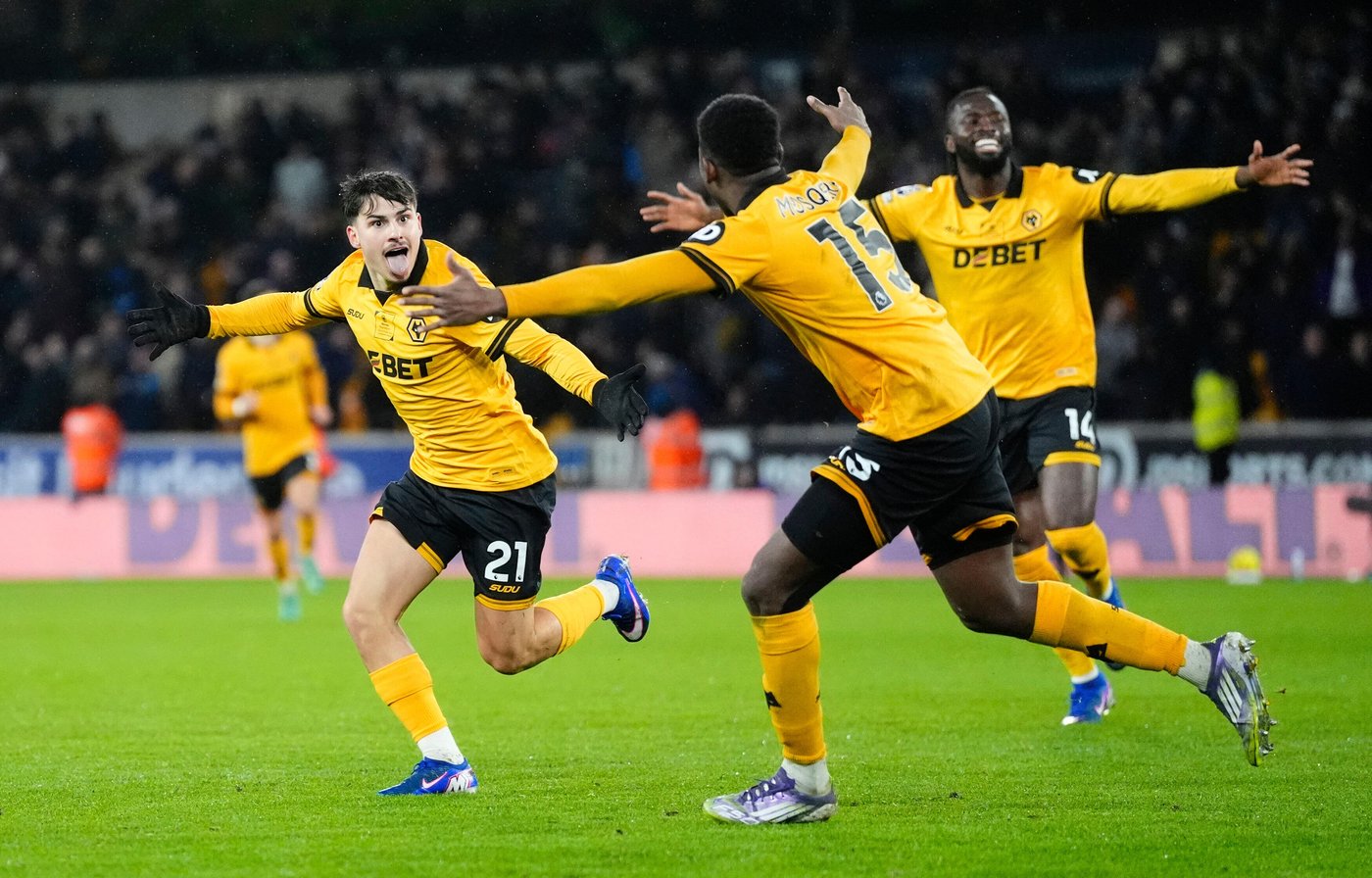 Bottom club Wolves shock high-flying Aston Villa at Molineux | iNFOnews.ca