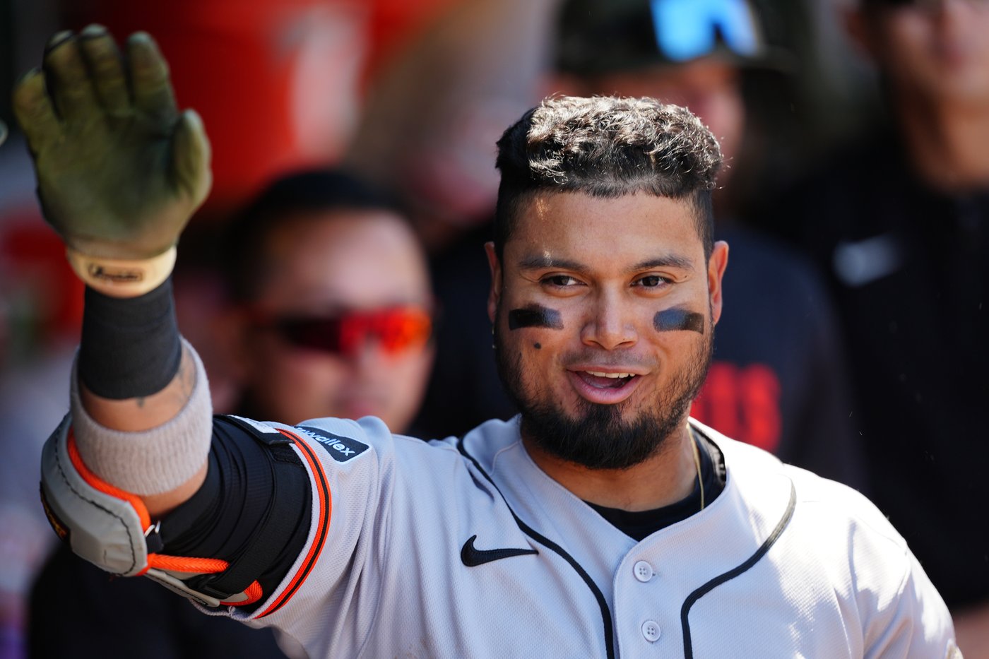 Bader's wind-aided grand slam helps Giants breeze to 10-1 victory over Athletics | iNFOnews.ca