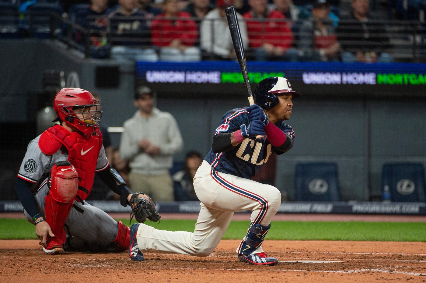 Byron Buxton's RBI double in 11th inning gives Twins a 2-1 victory over Guardians | iNFOnews.ca