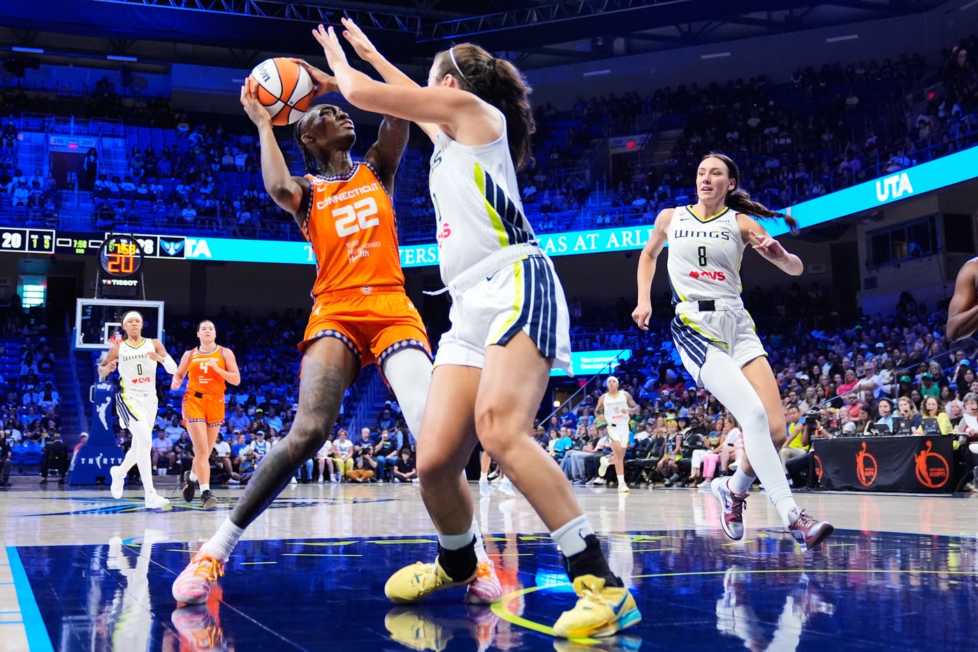 Wings use 20-2 run to close third quarter, romp past Sun 83-63 | iNFOnews.ca Wings use 20-2 run to close third quarter, romp past Sun 83-63 | iNFOnews.ca