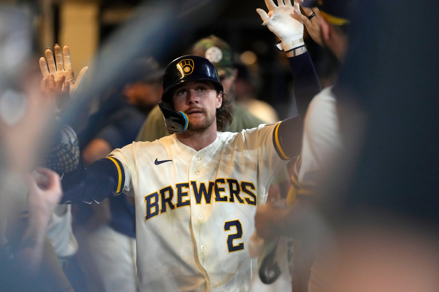 Ortiz homer gives Brewers 5-3 comeback win over Reds | iNFOnews.ca