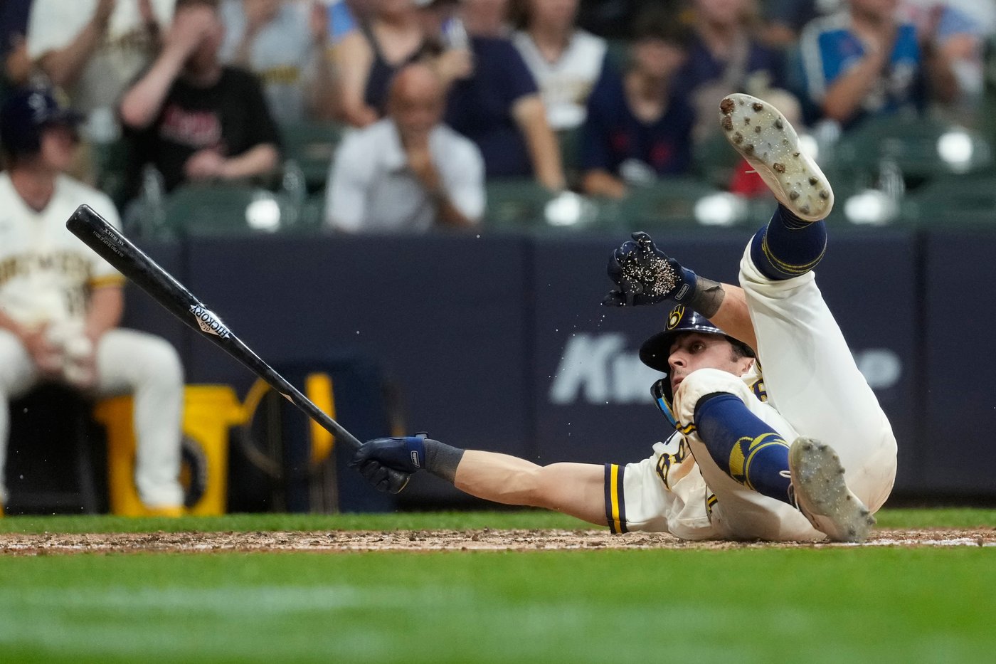 Ortiz homer gives Brewers 5-3 comeback win over Reds | iNFOnews.ca