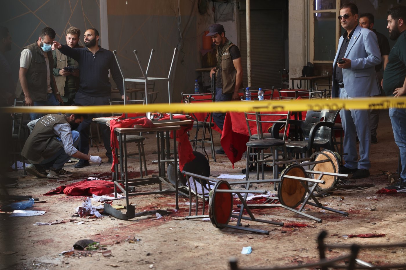Explosive device goes off in a Damascus cafe, killing at least 6 people | iNFOnews.ca Explosive device goes off in a Damascus cafe, killing at least 6 people | iNFOnews.ca